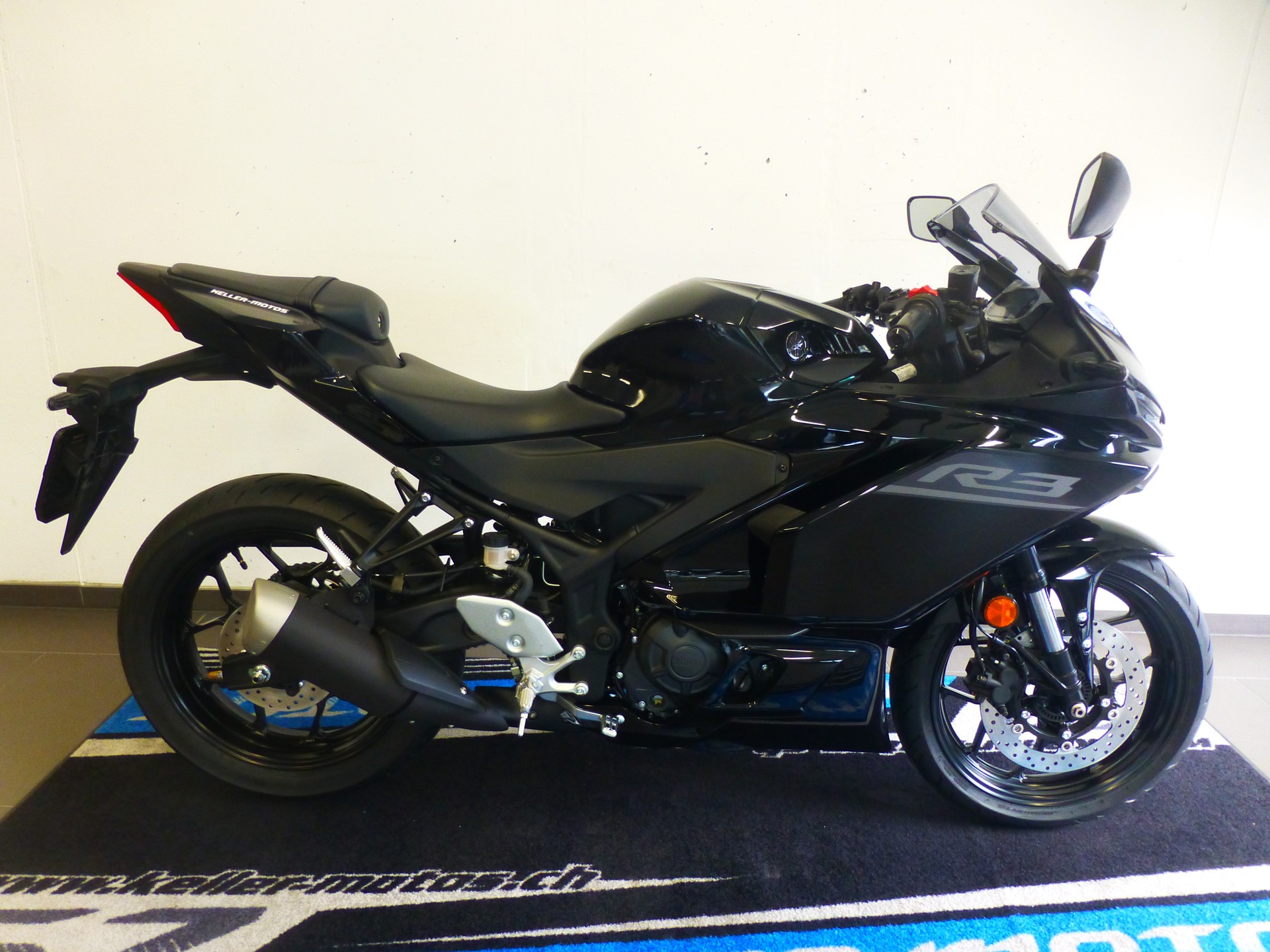 YAMAHA YZF-R3