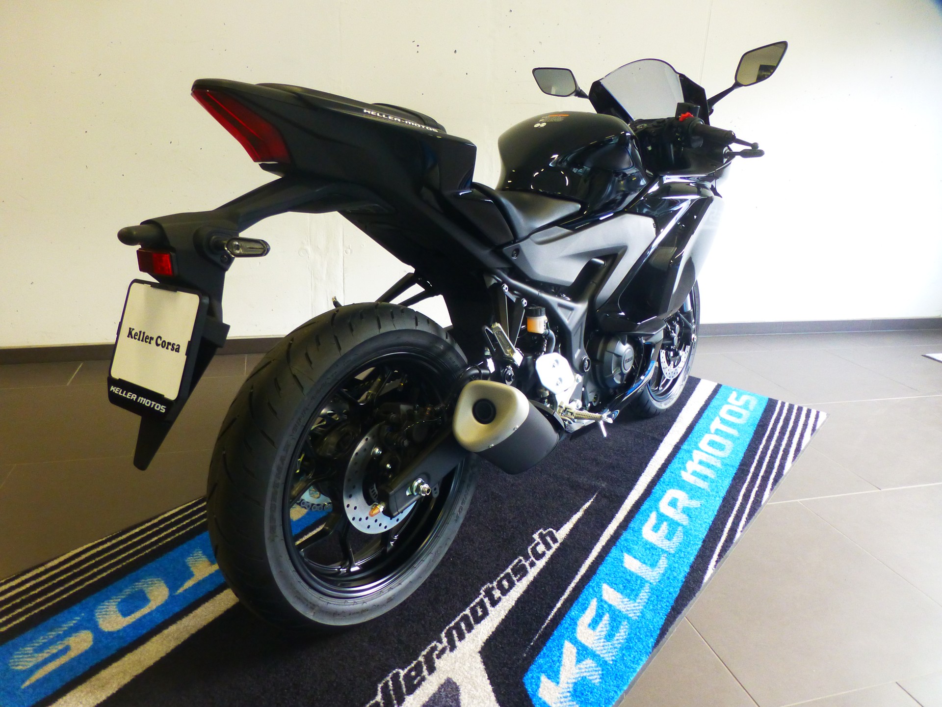 YAMAHA YZF-R3-image-14