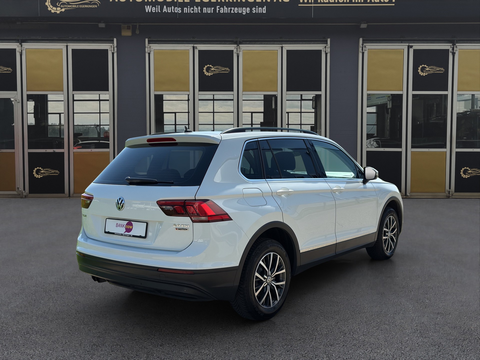 VW Tiguan 2.0TSI Comfortline 4Motion DSG-image-4