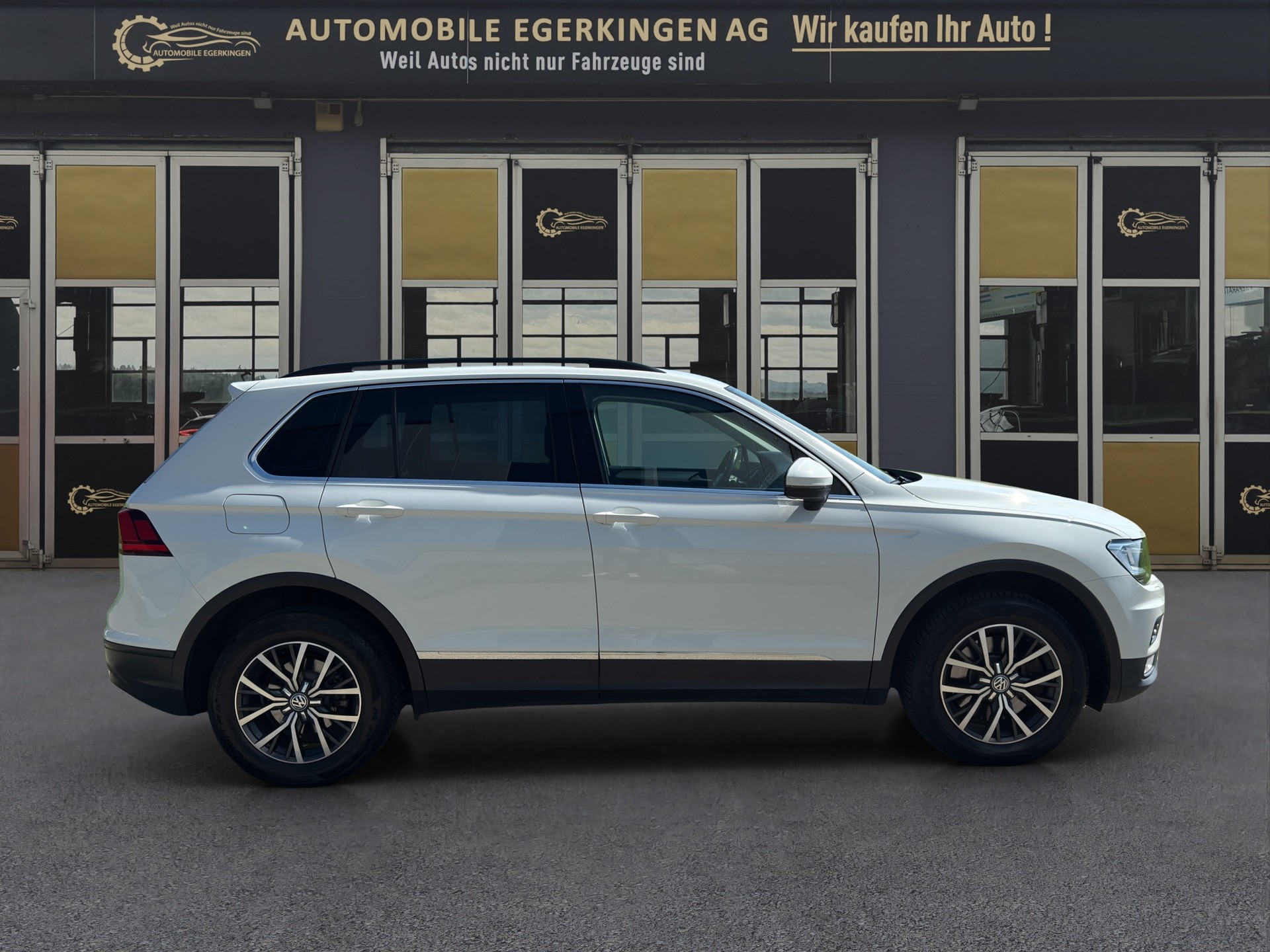 VW Tiguan 2.0TSI Comfortline 4Motion DSG-image-3