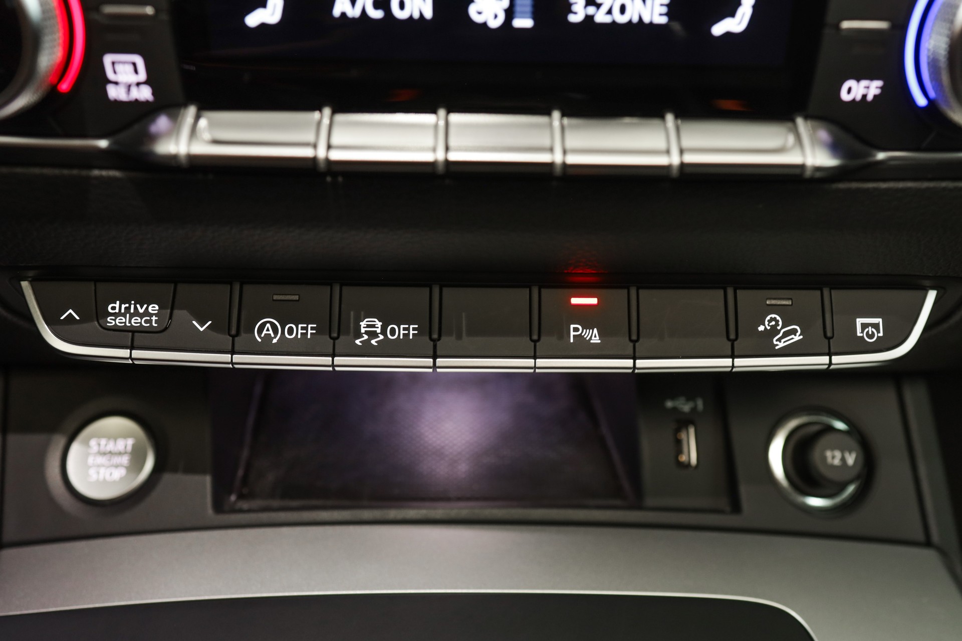 AUDI Q5 40 TDI Black Edition quattro S-tronic-image-17