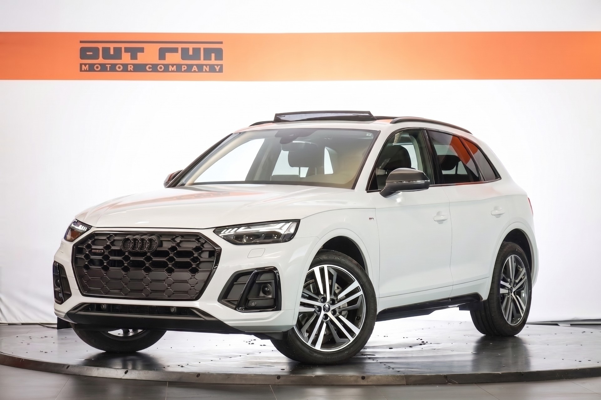 AUDI Q5 40 TDI Black Edition quattro S-tronic-image-0