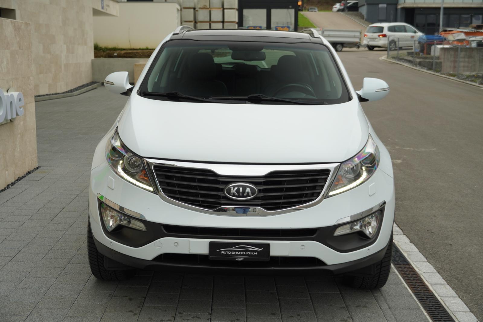 KIA Sportage 2.0 Style 4WD Automatic-image-4