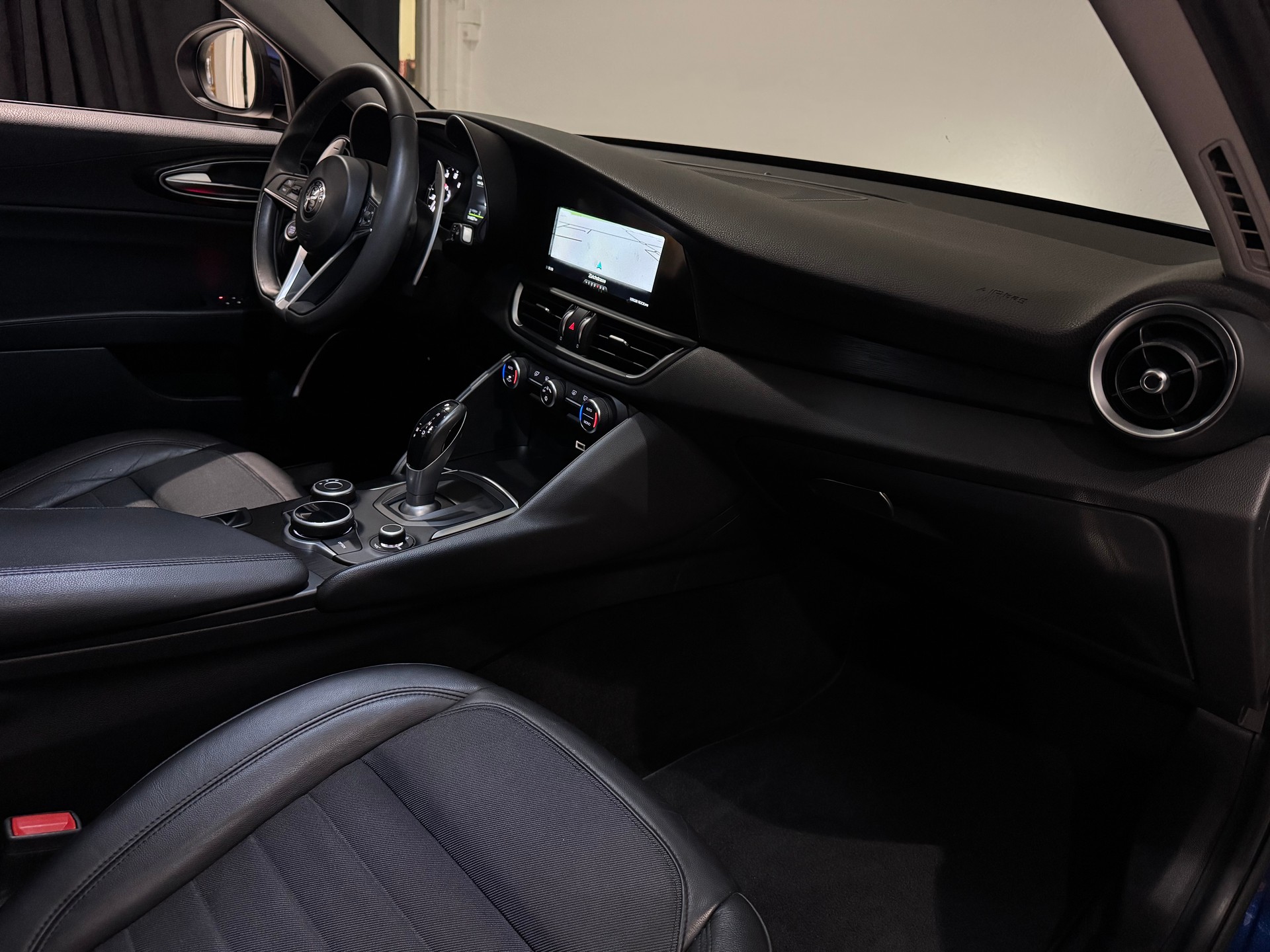 ALFA ROMEO Giulia 2.0 Super Automatic | CH |-image-12