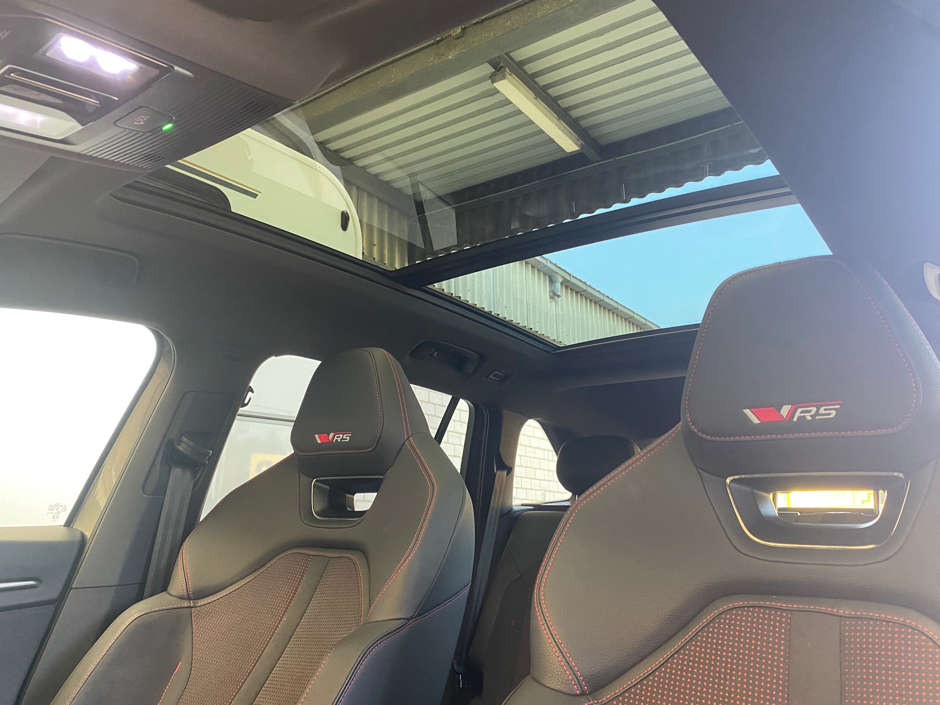 SKODA Kodiaq 2.0TSI RS 266PS 4x4 DSG **Top-Ausstattung**-image-14