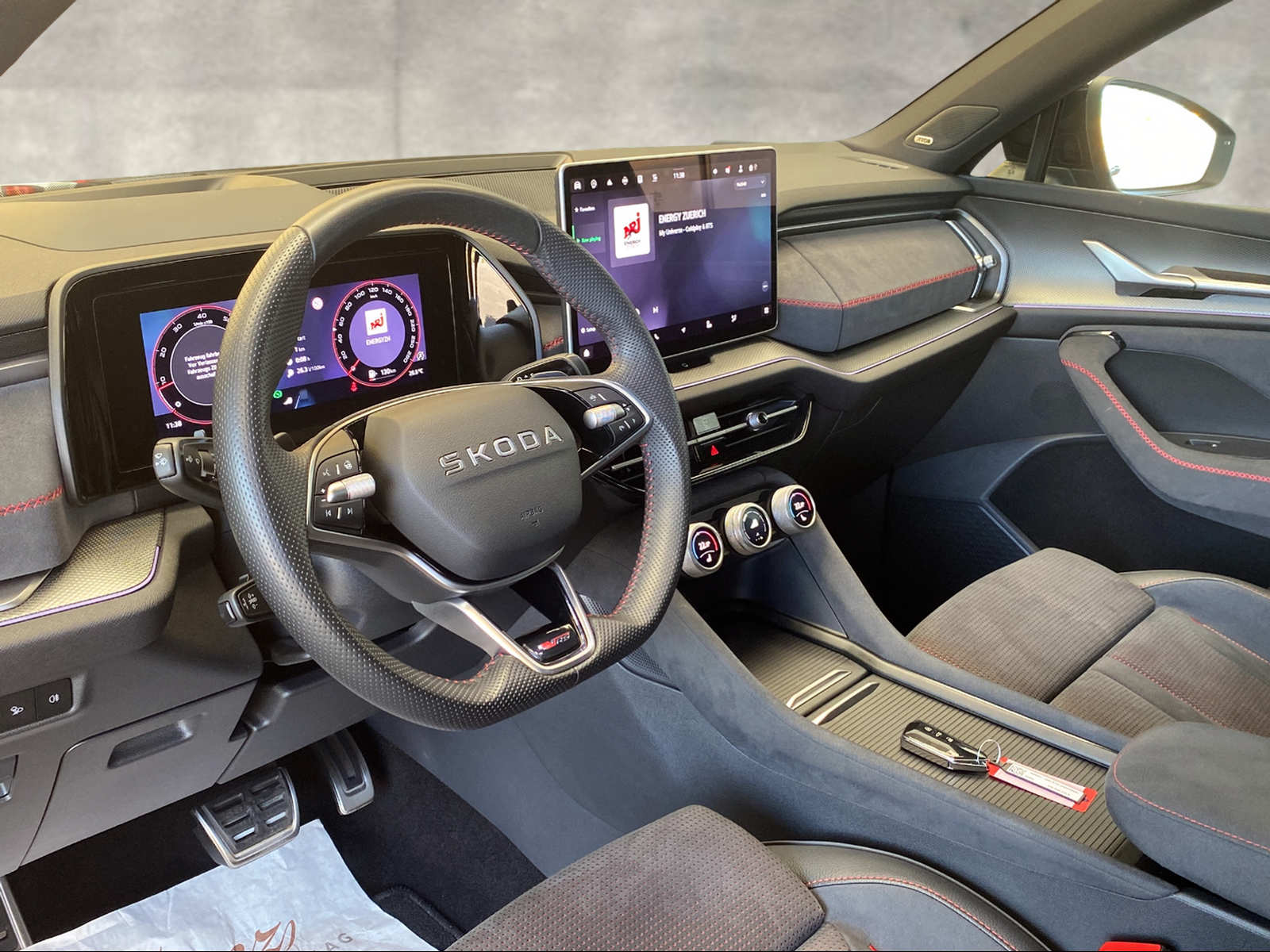 SKODA Kodiaq 2.0TSI RS 266PS 4x4 DSG **Top-Ausstattung**-image-5