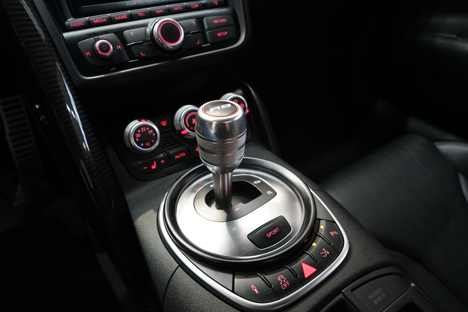 AUDI R8 Spyder 5.2-image-19