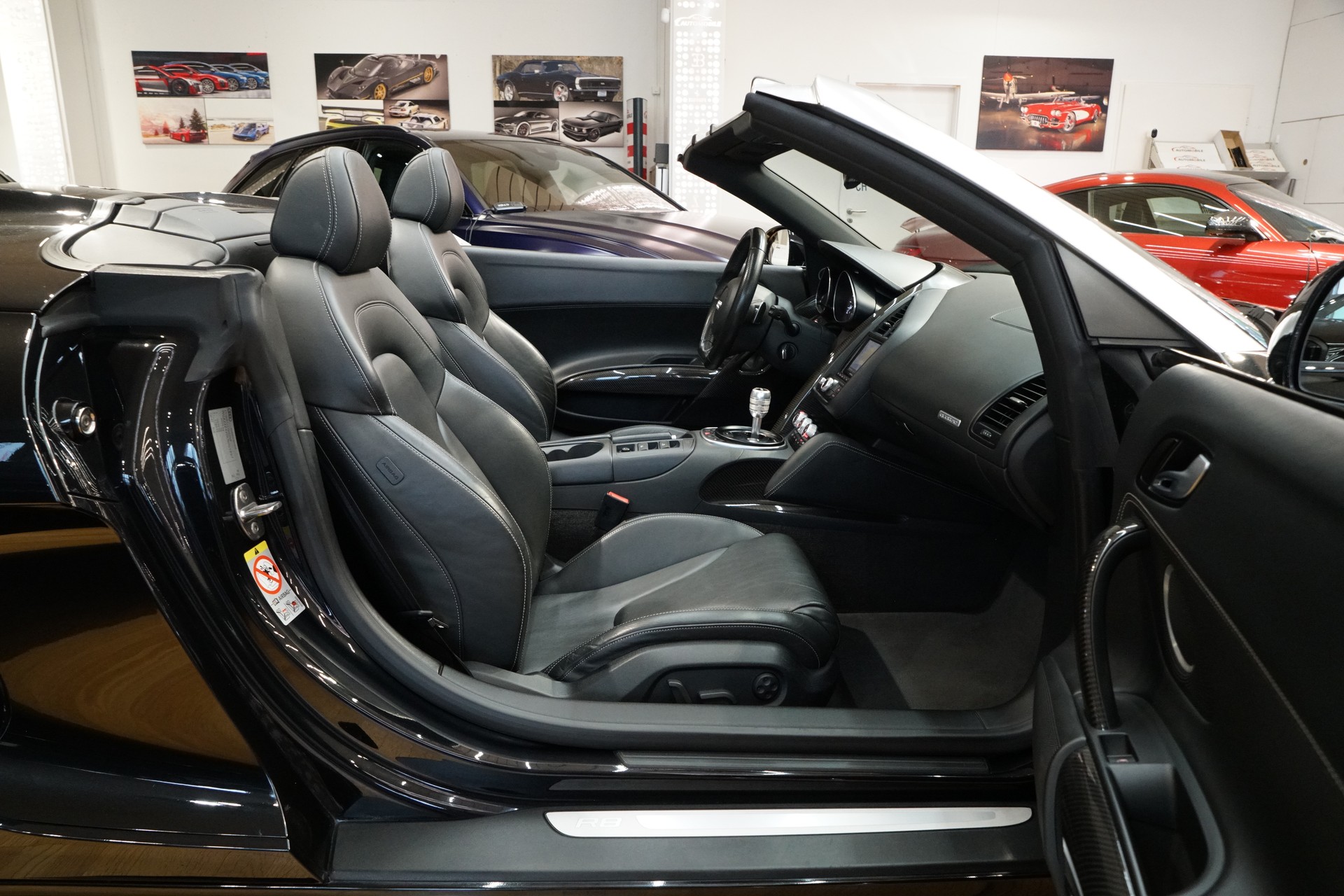 AUDI R8 Spyder 5.2-image-21