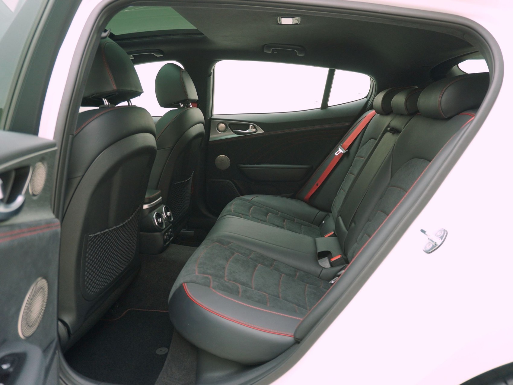 KIA Stinger GT 3.3 T-GDi 4WD-image-11