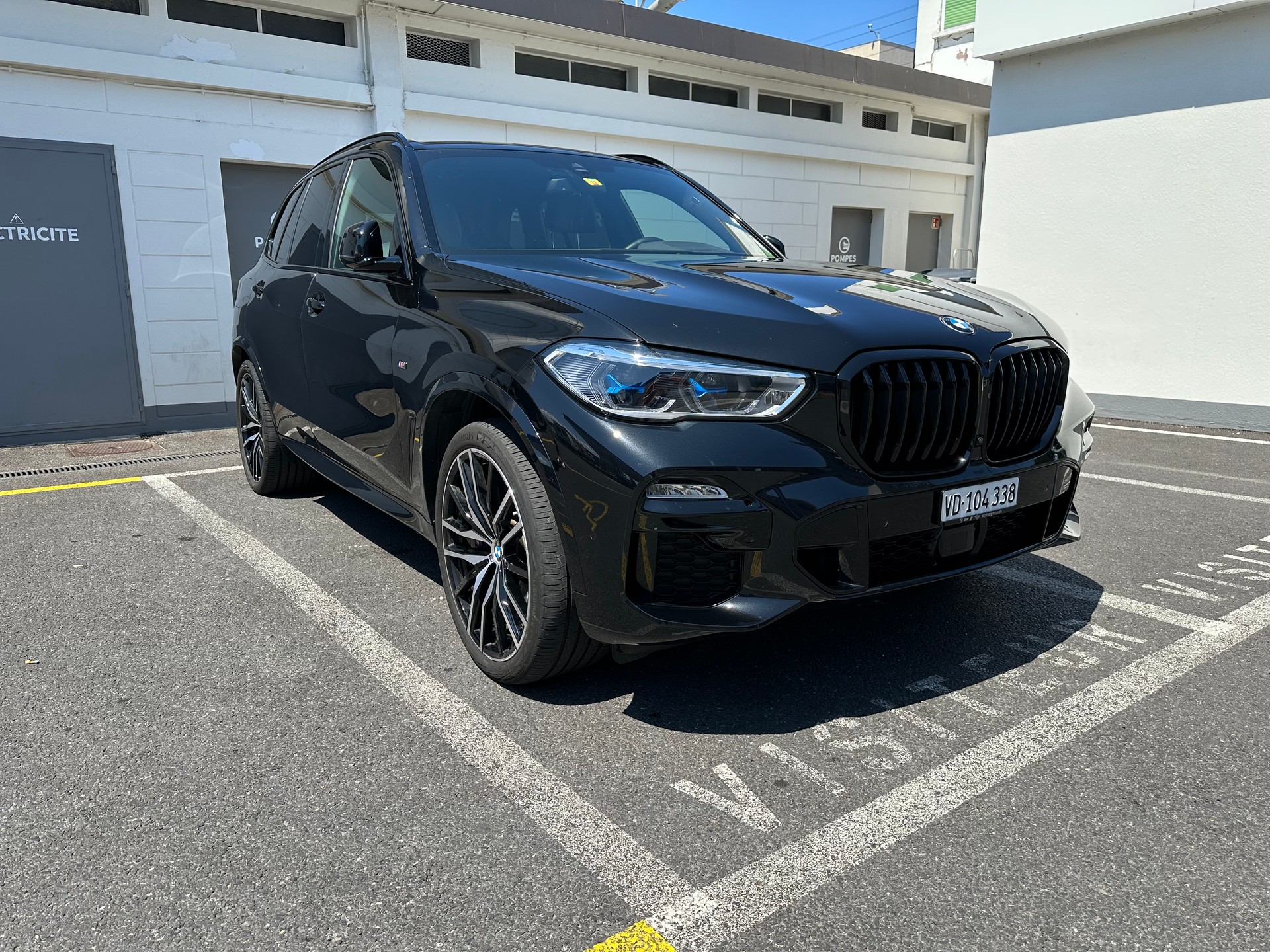 BMW XDrive 48V 40d M Sport Steptronic-image-1