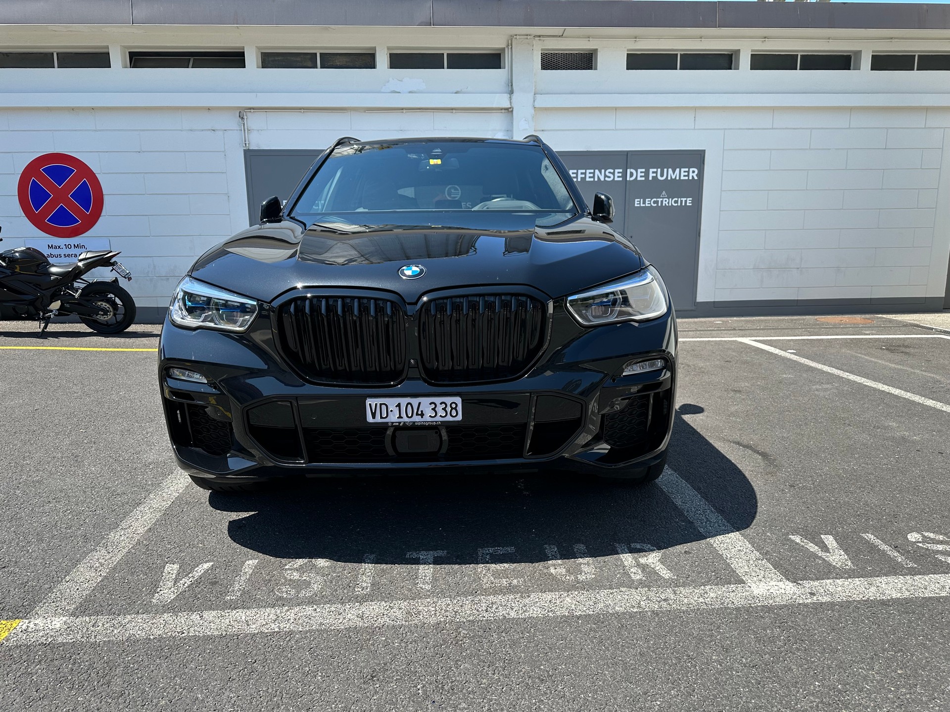 BMW XDrive 48V 40d M Sport Steptronic-image-2