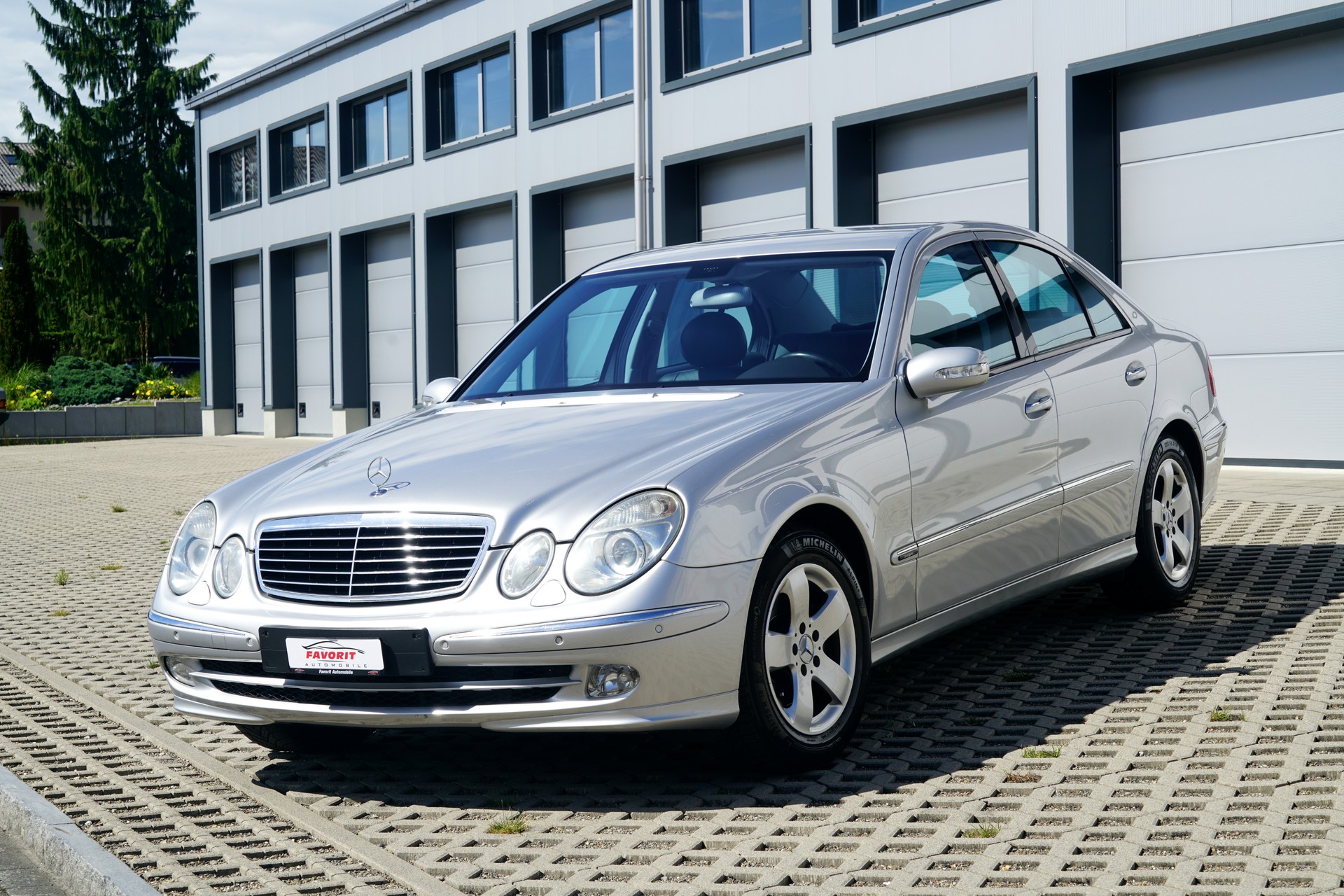 MERCEDES-BENZ E 320 CDI Avantgarde Automatic-image-0