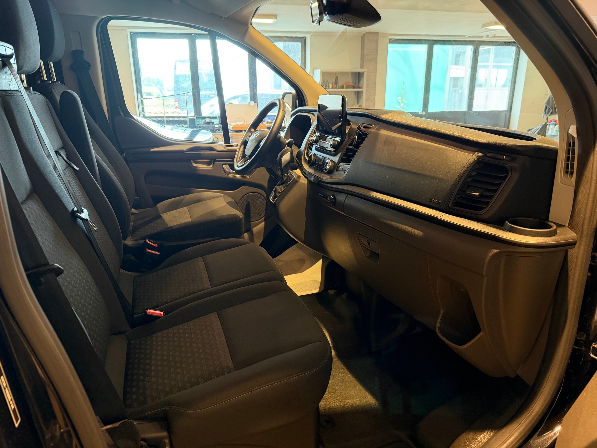 FORD Transit Custombi 320 L2 2.0 TDCi 130 Trend-image-6