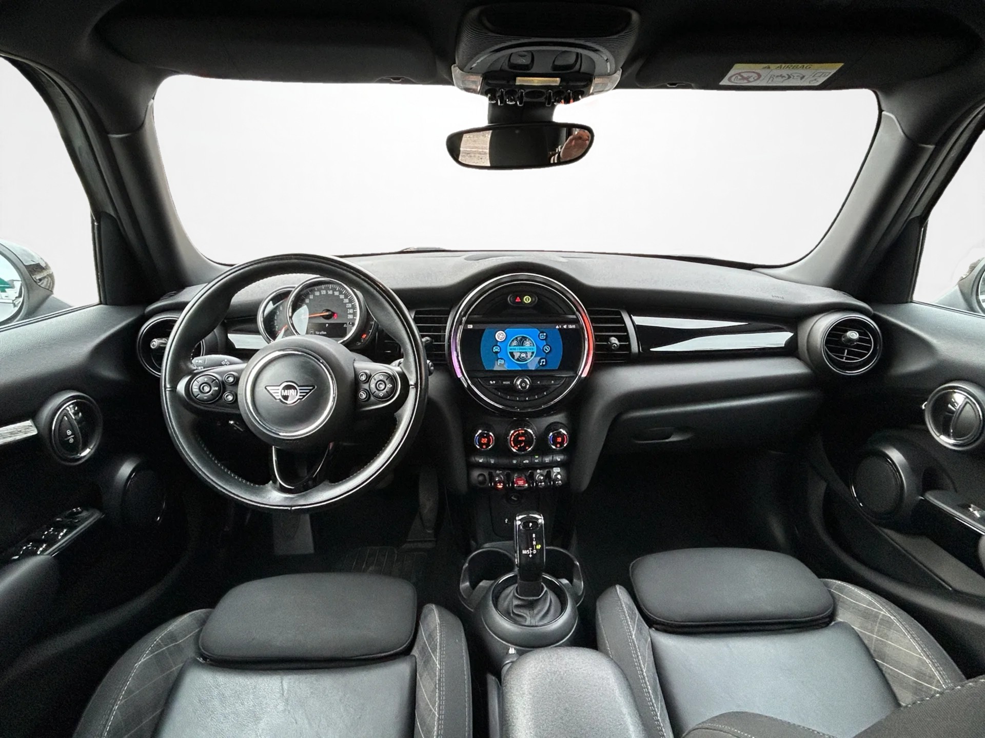 MINI Cooper Steptronic DKG-image-4