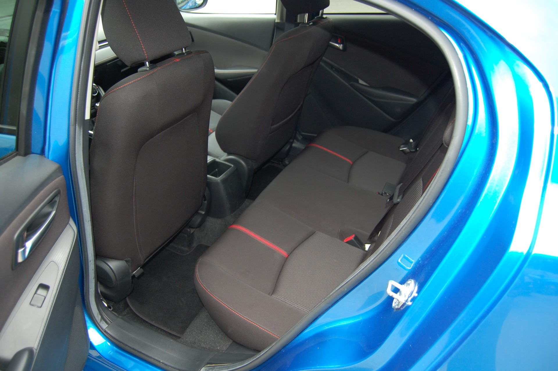 MAZDA 2 1.5i 16V Skyactiv-G Revolution-image-15