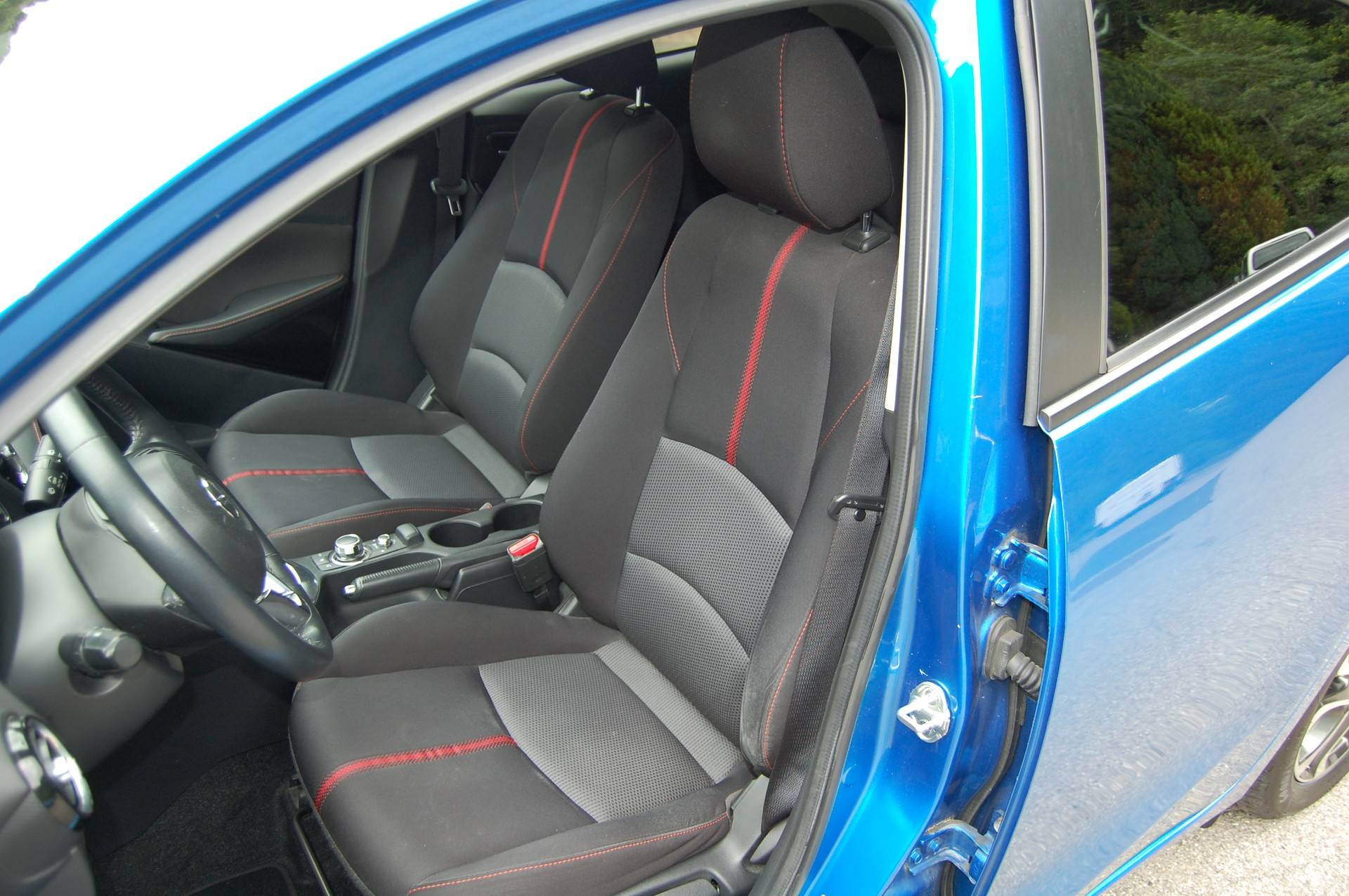 MAZDA 2 1.5i 16V Skyactiv-G Revolution-image-14
