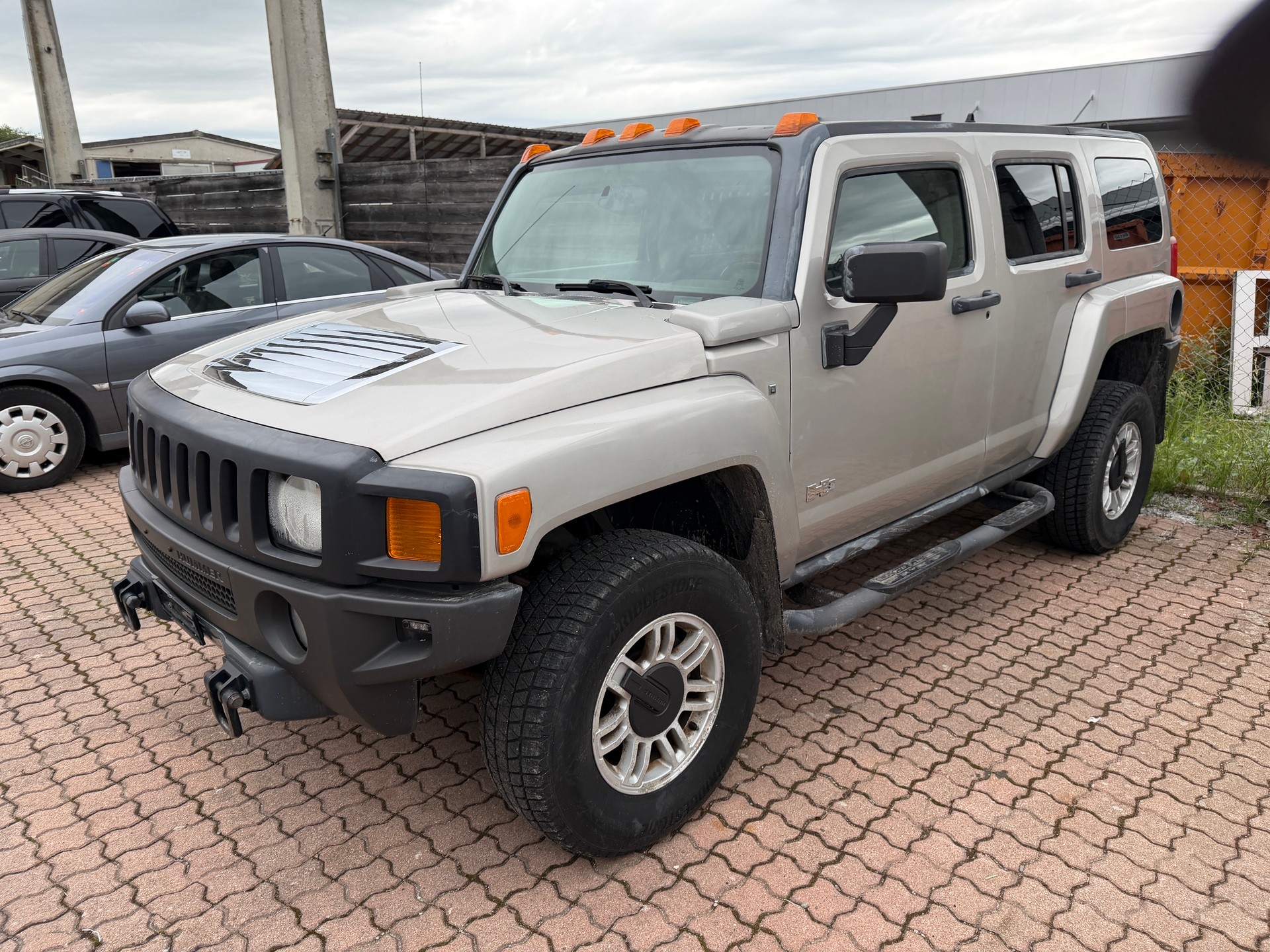 HUMMER H3 3.5 Luxury-image-0
