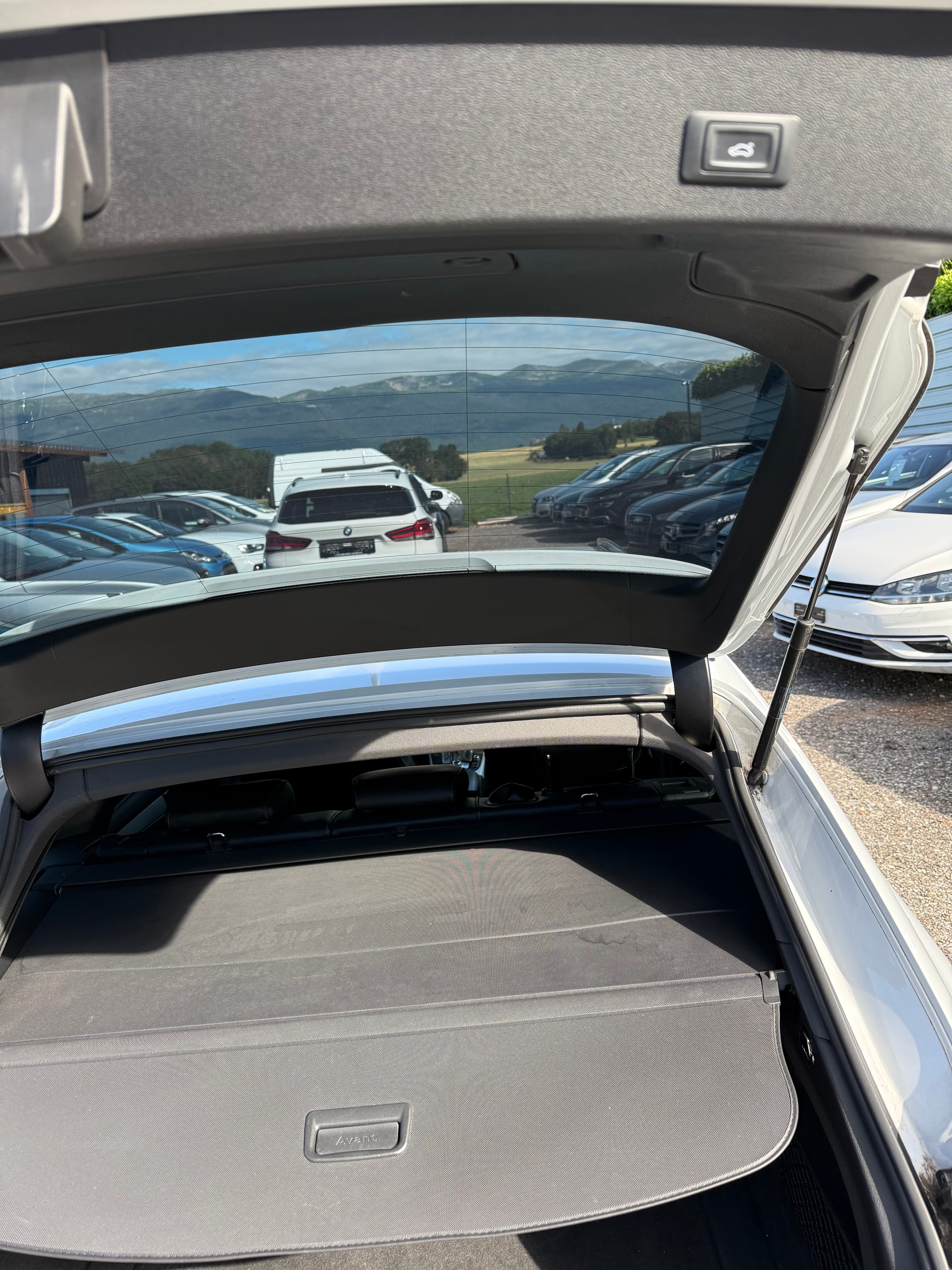 AUDI A4 Avant 2.0 TDI quattro S-tronic-image-10