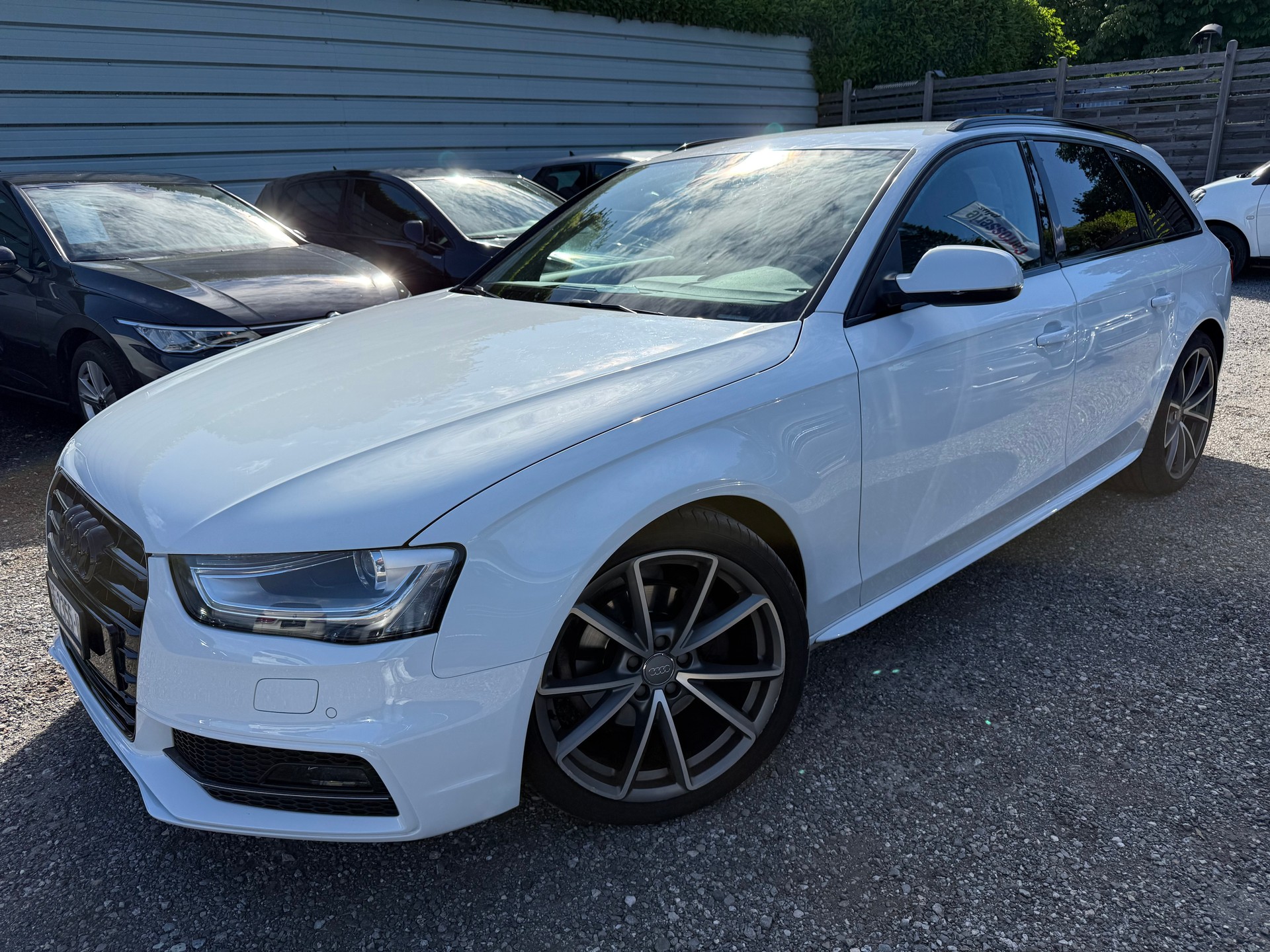 AUDI A4 Avant 2.0 TDI quattro S-tronic-image-11