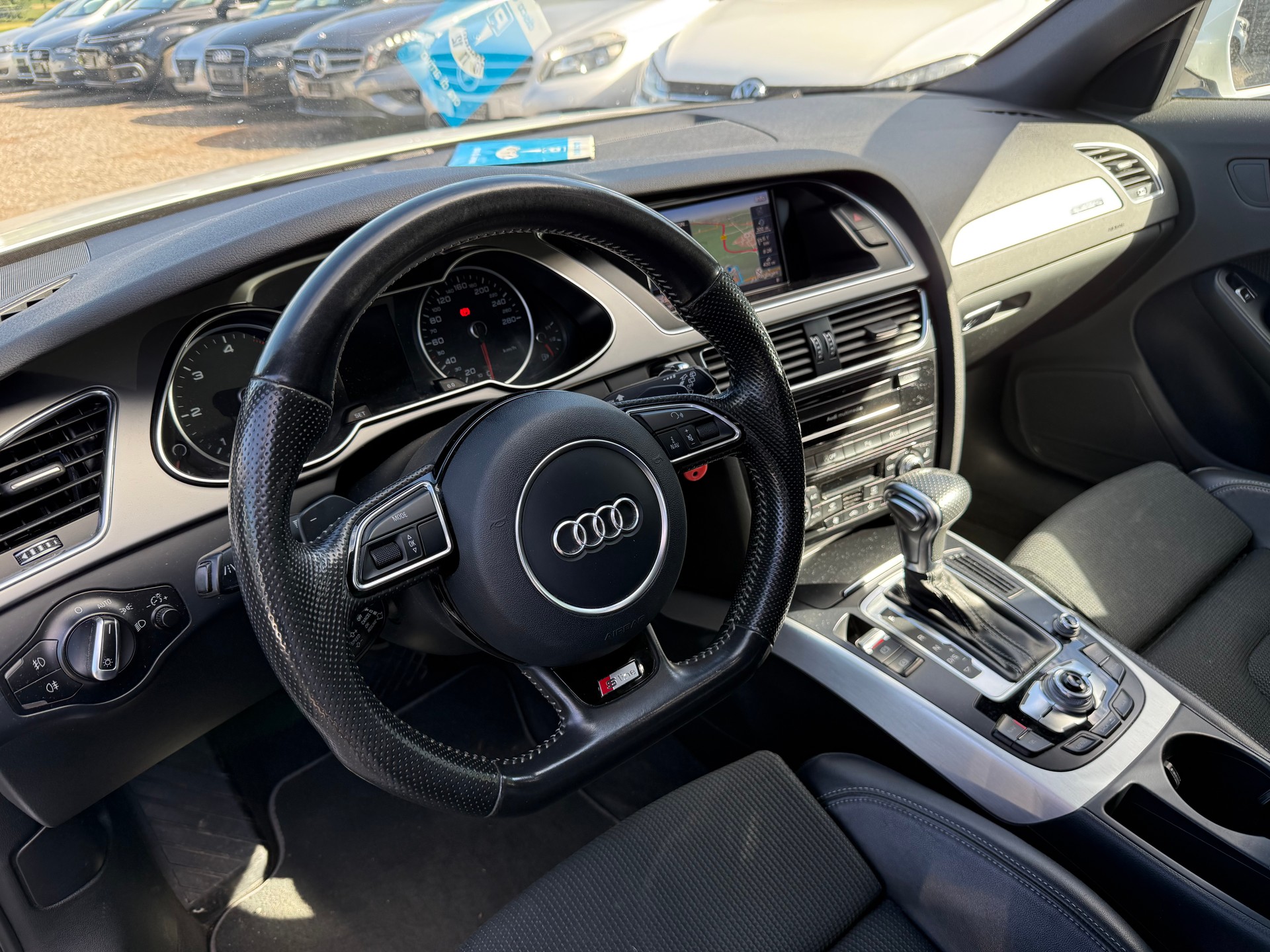 AUDI A4 Avant 2.0 TDI quattro S-tronic-image-5