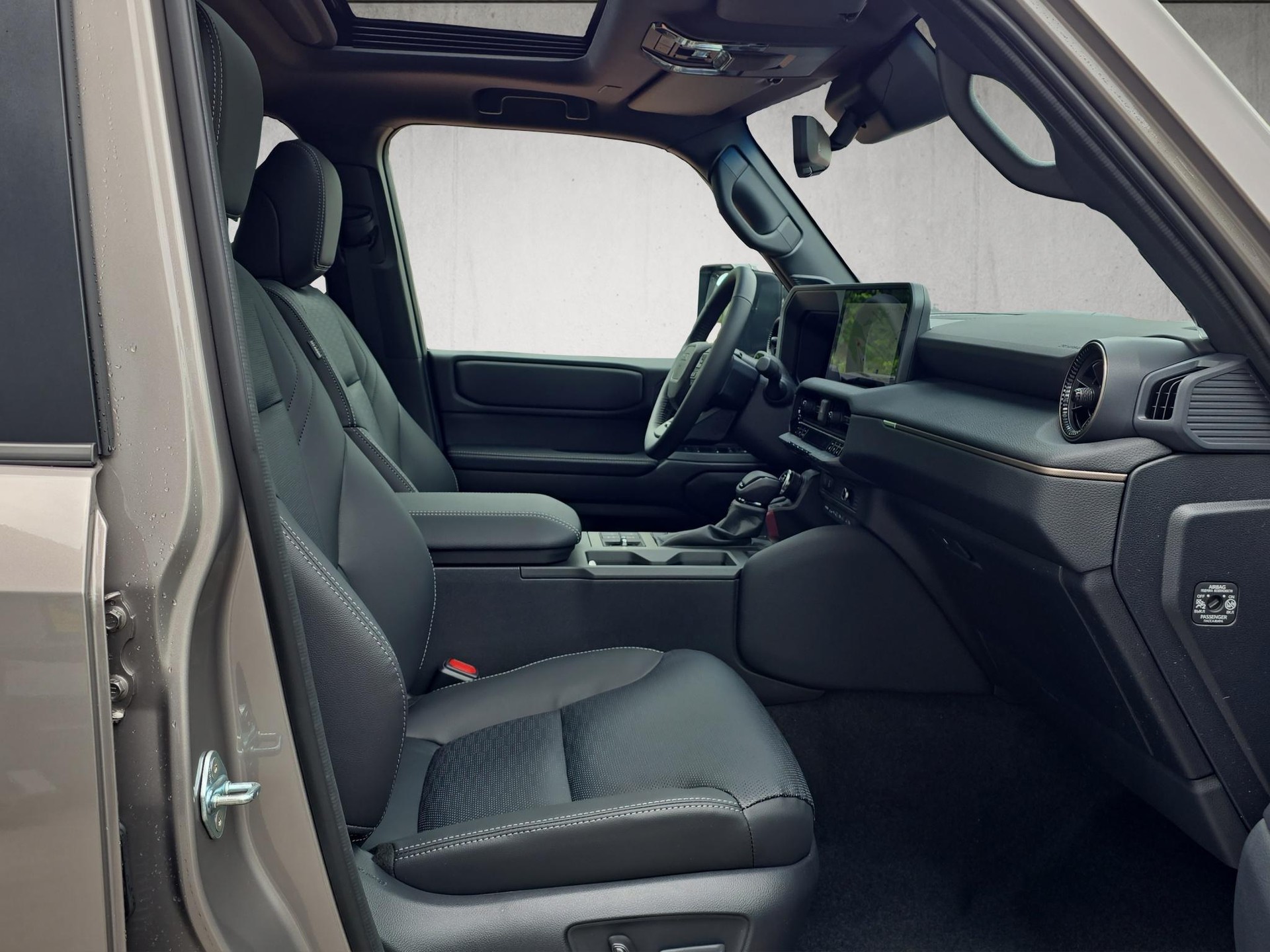 TOYOTA Land Cruiser 2.8 D 48V Invincible-image-13