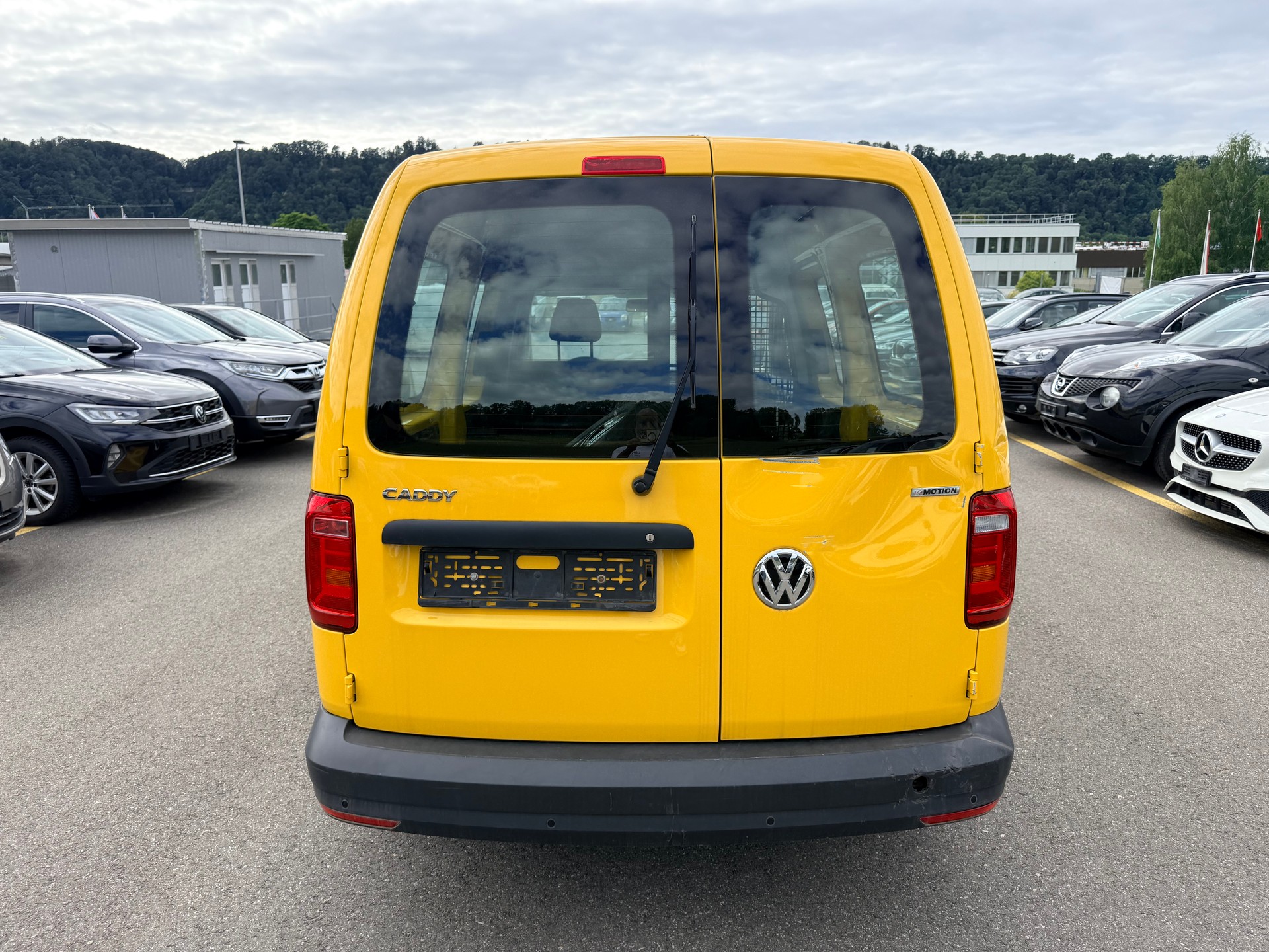 VW Caddy Maxi 2.0TDI 4Motion BlueMotion Technology-image-1