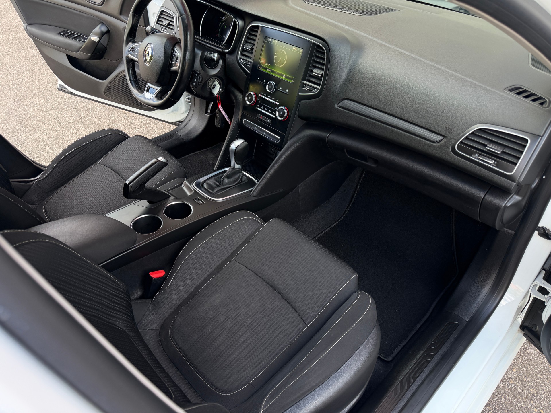 RENAULT Mégane Grandtour 1.5 dCi Business EDC 116PS-image-8