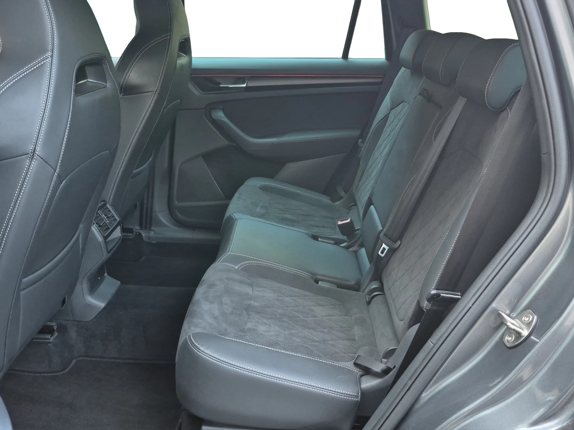 SKODA Kodiaq 2.0 TDI CR SportLine 4x4 DSG *Anhängerkupplung*-image-11