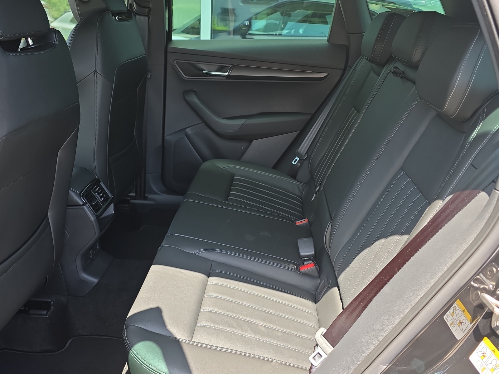 SKODA Karoq 2.0 TSI SportLine 4x4 DSG-image-7