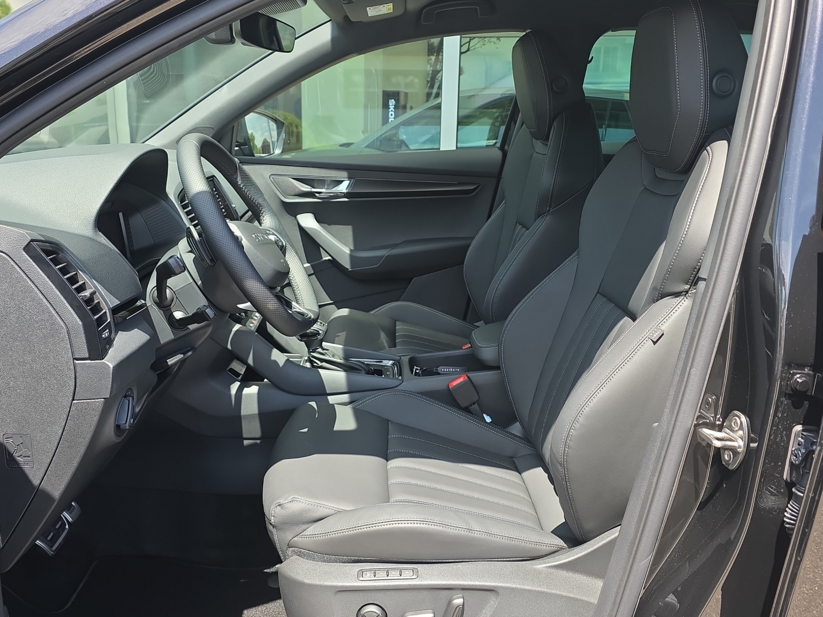 SKODA Karoq 2.0 TSI SportLine 4x4 DSG-image-5