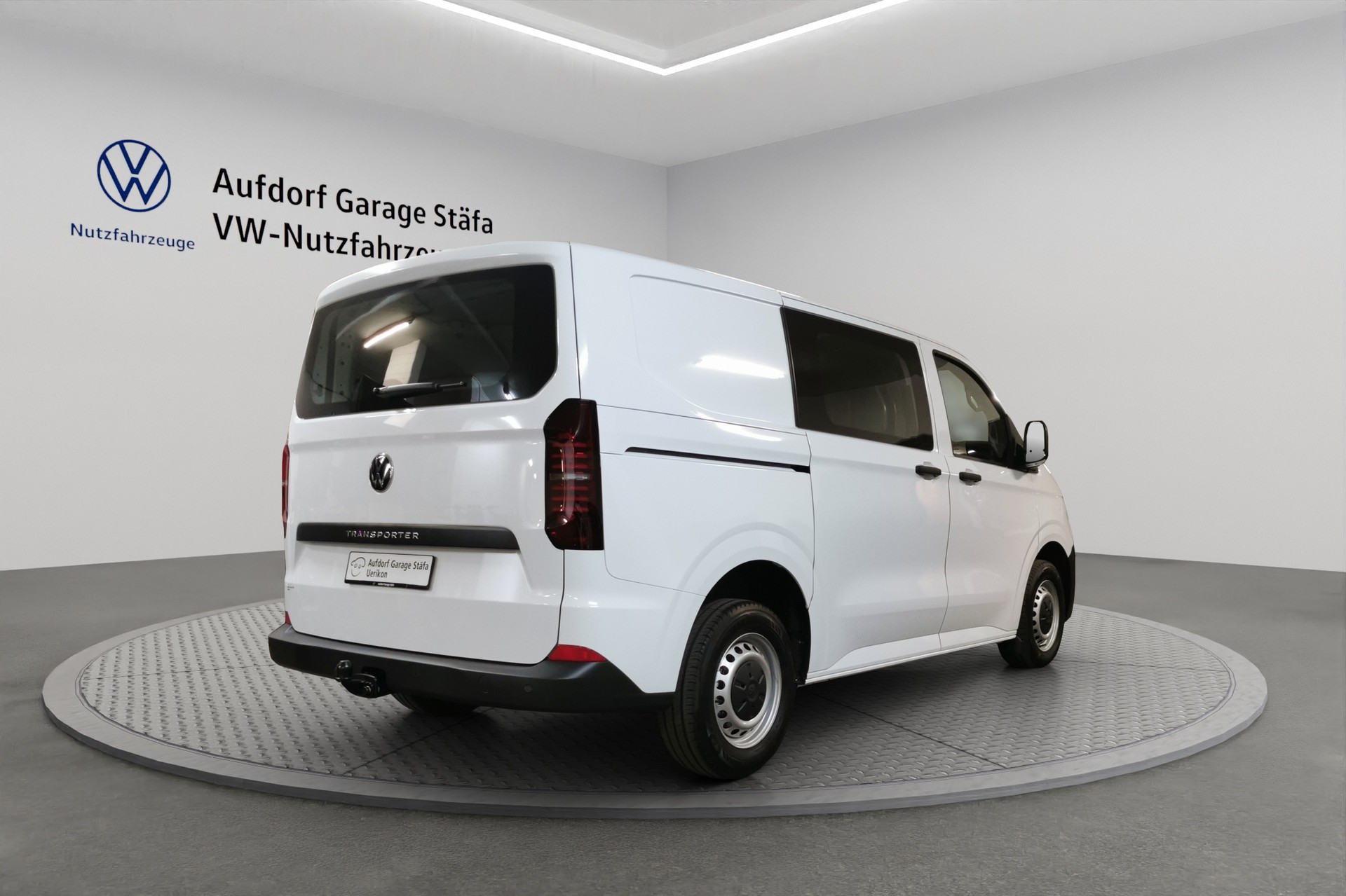 VW Transporter 2.0 TDI-image-4