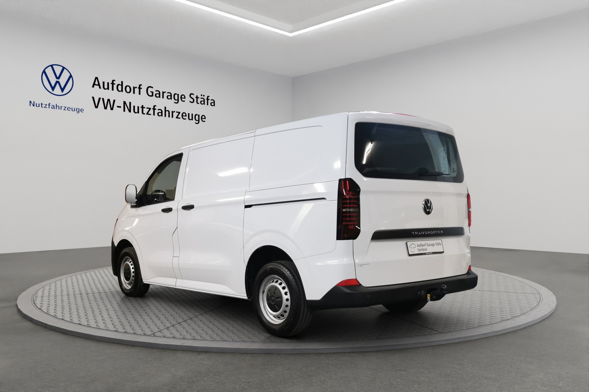 VW Transporter 2.0 TDI-image-2