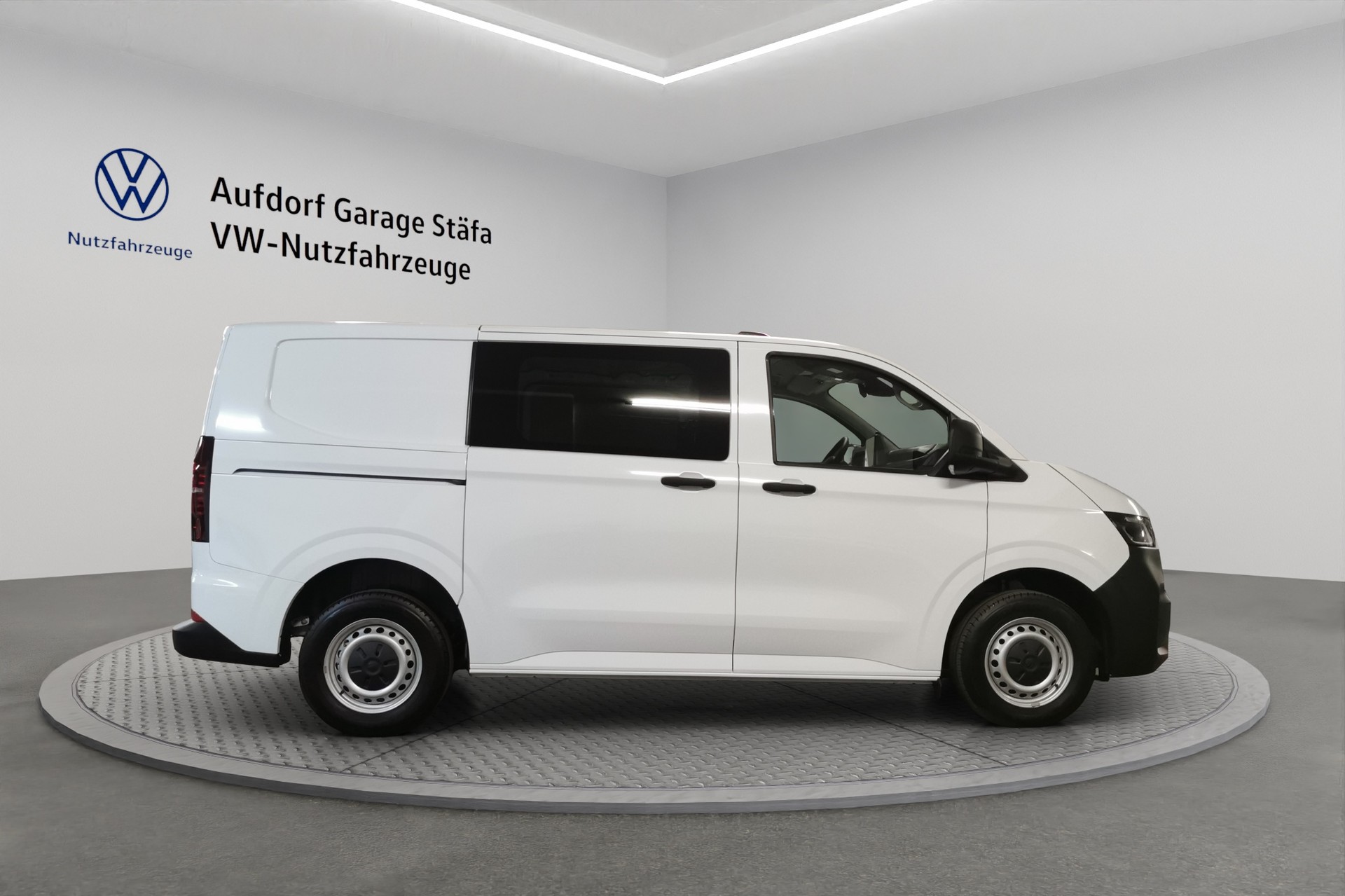 VW Transporter 2.0 TDI-image-5
