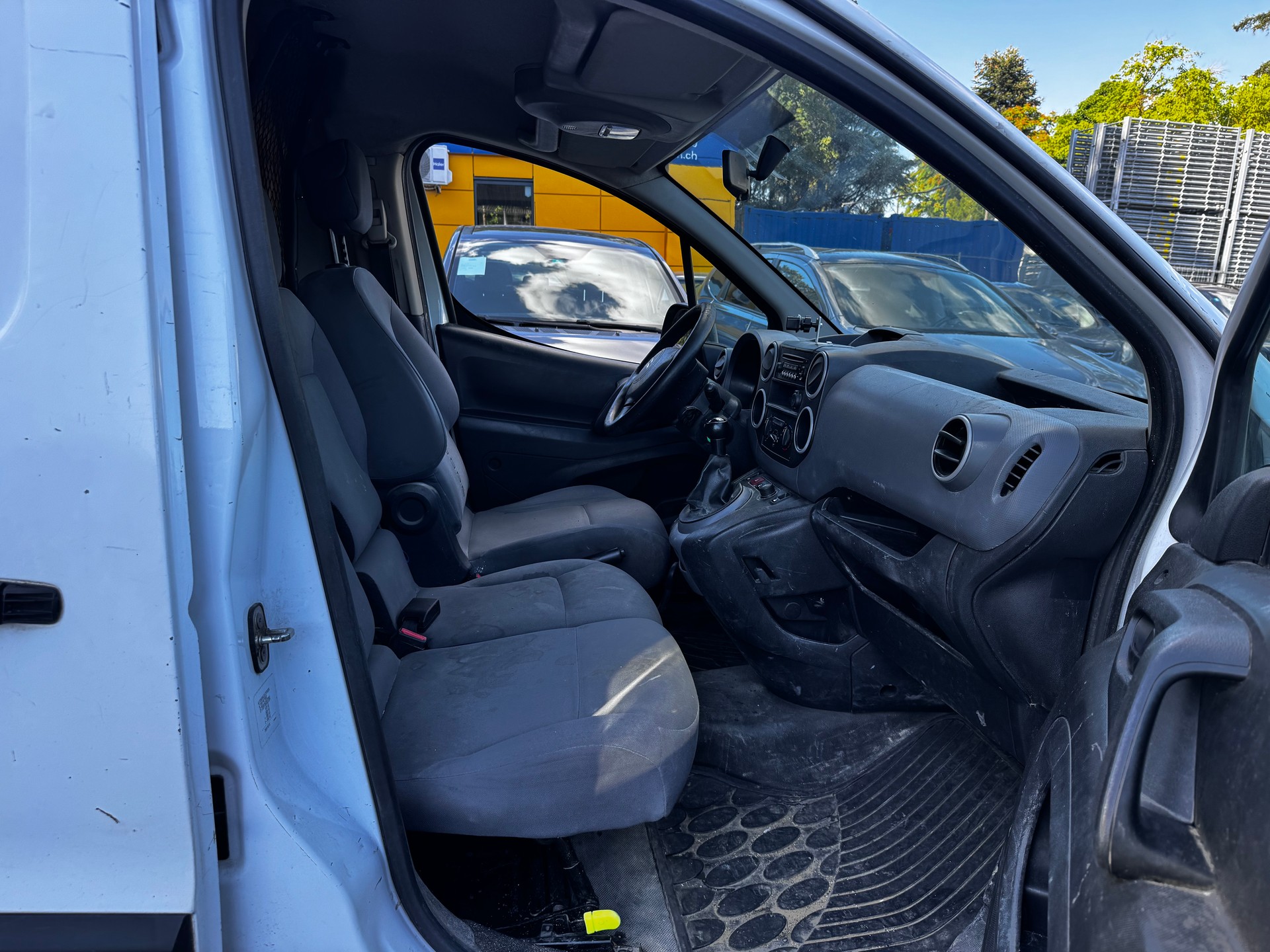 CITROEN Berlingo 1.6 BlueHDi 100 S&S Business-image-4