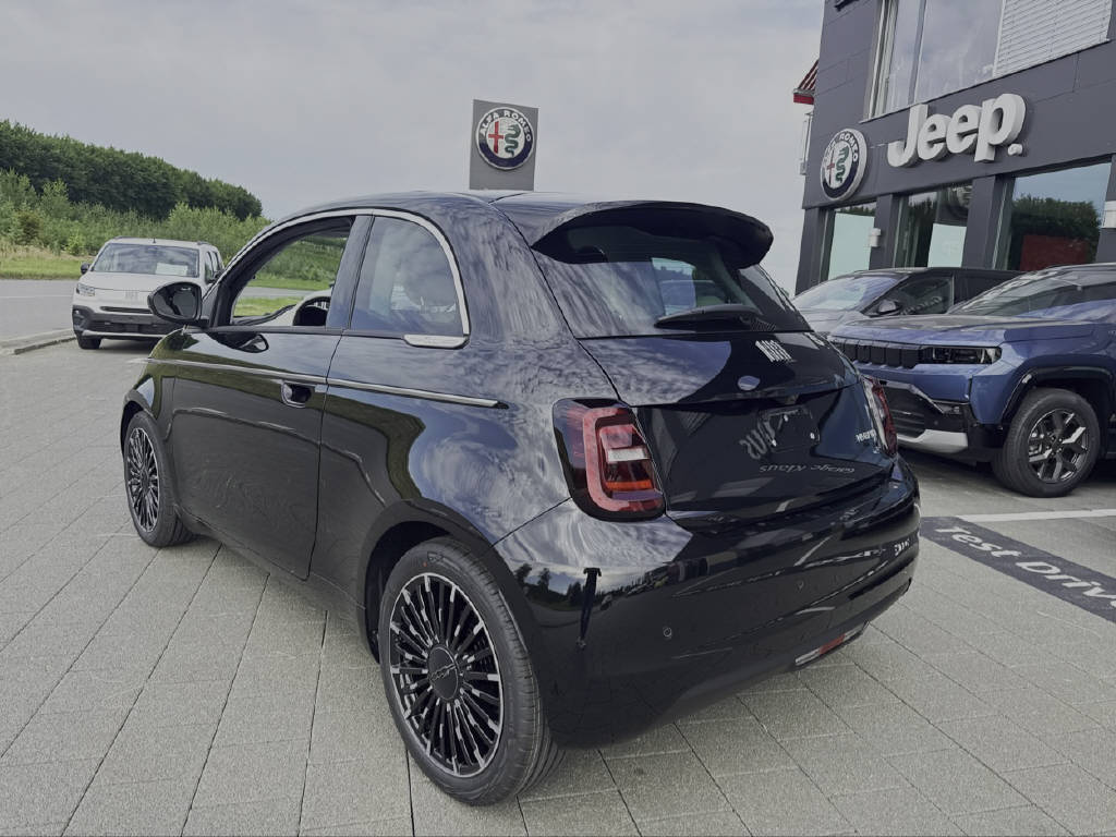 FIAT 500 1.0 Hybrid La Prima-image-3