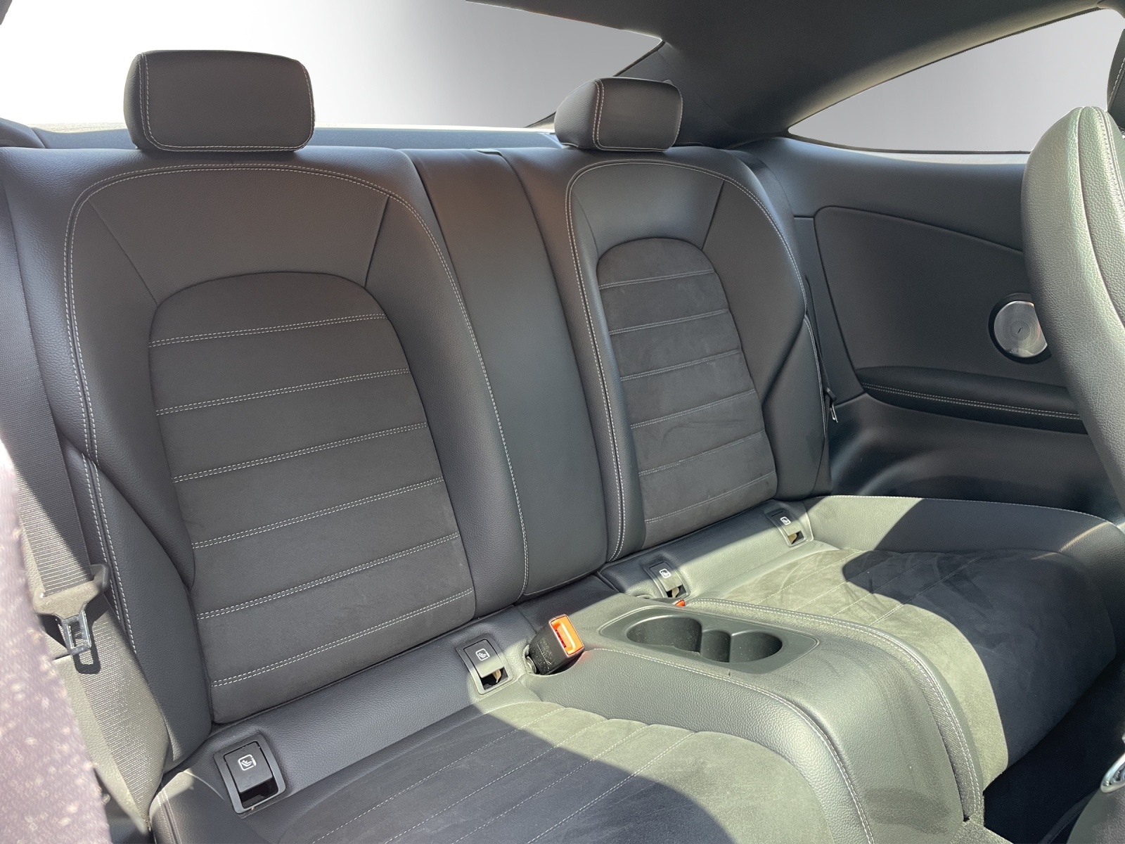 MERCEDES-BENZ C 200 Coupé 4Matic AMG Line 9G-Tronic-image-12