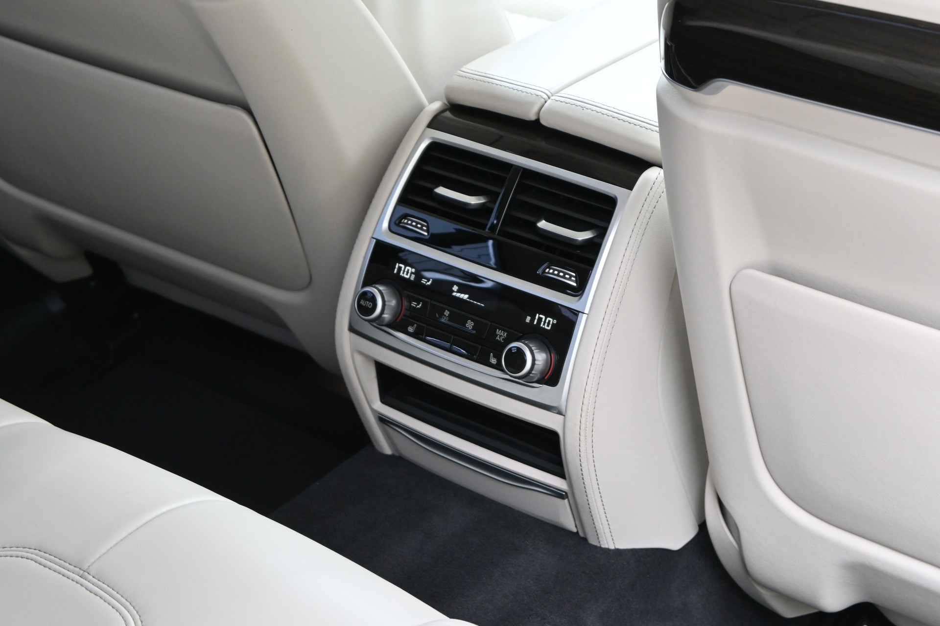 BMW 730d xDrive Steptronic-image-19