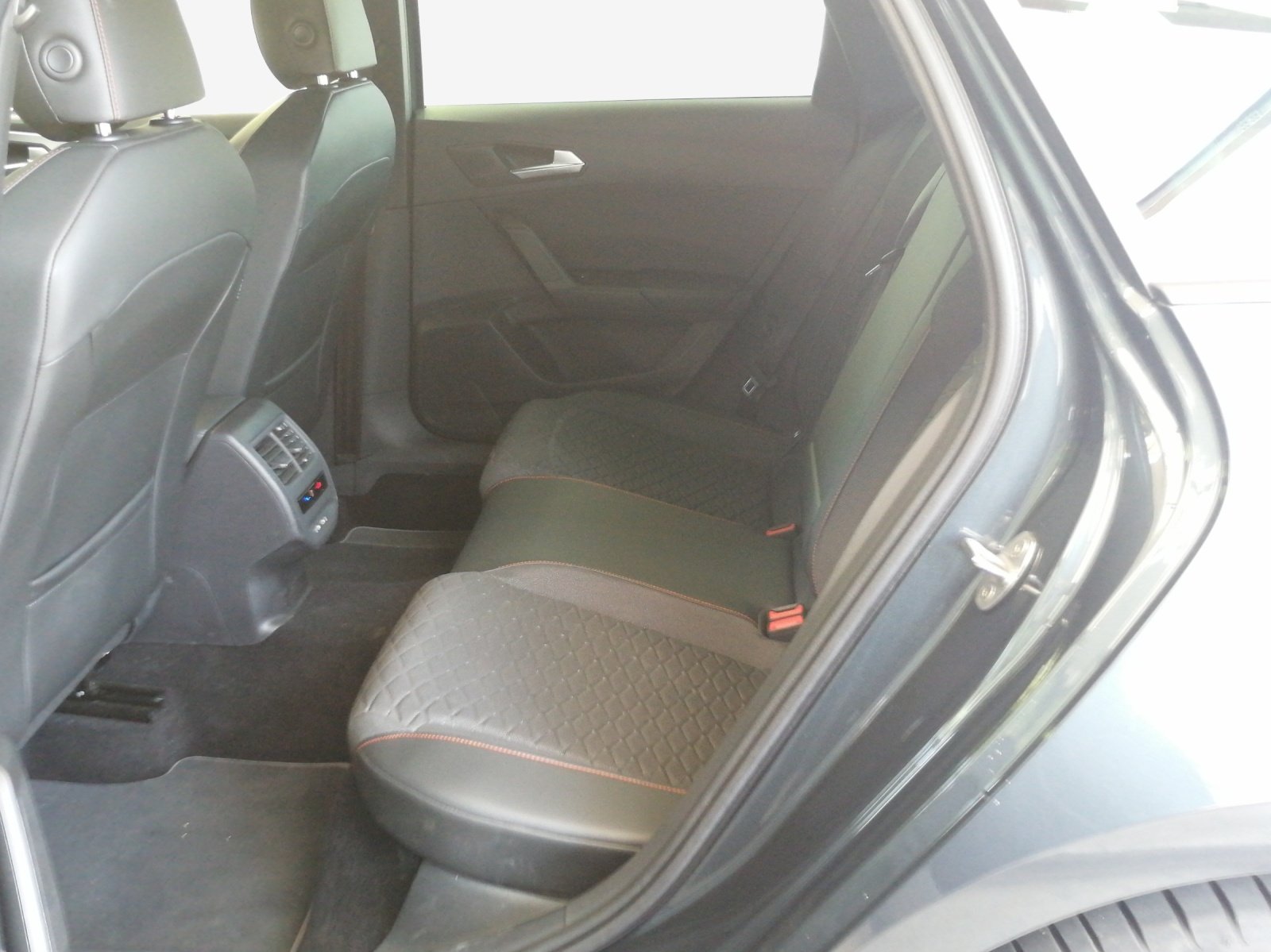 SEAT Leon ST 1.5 Eco TSI FR-image-10