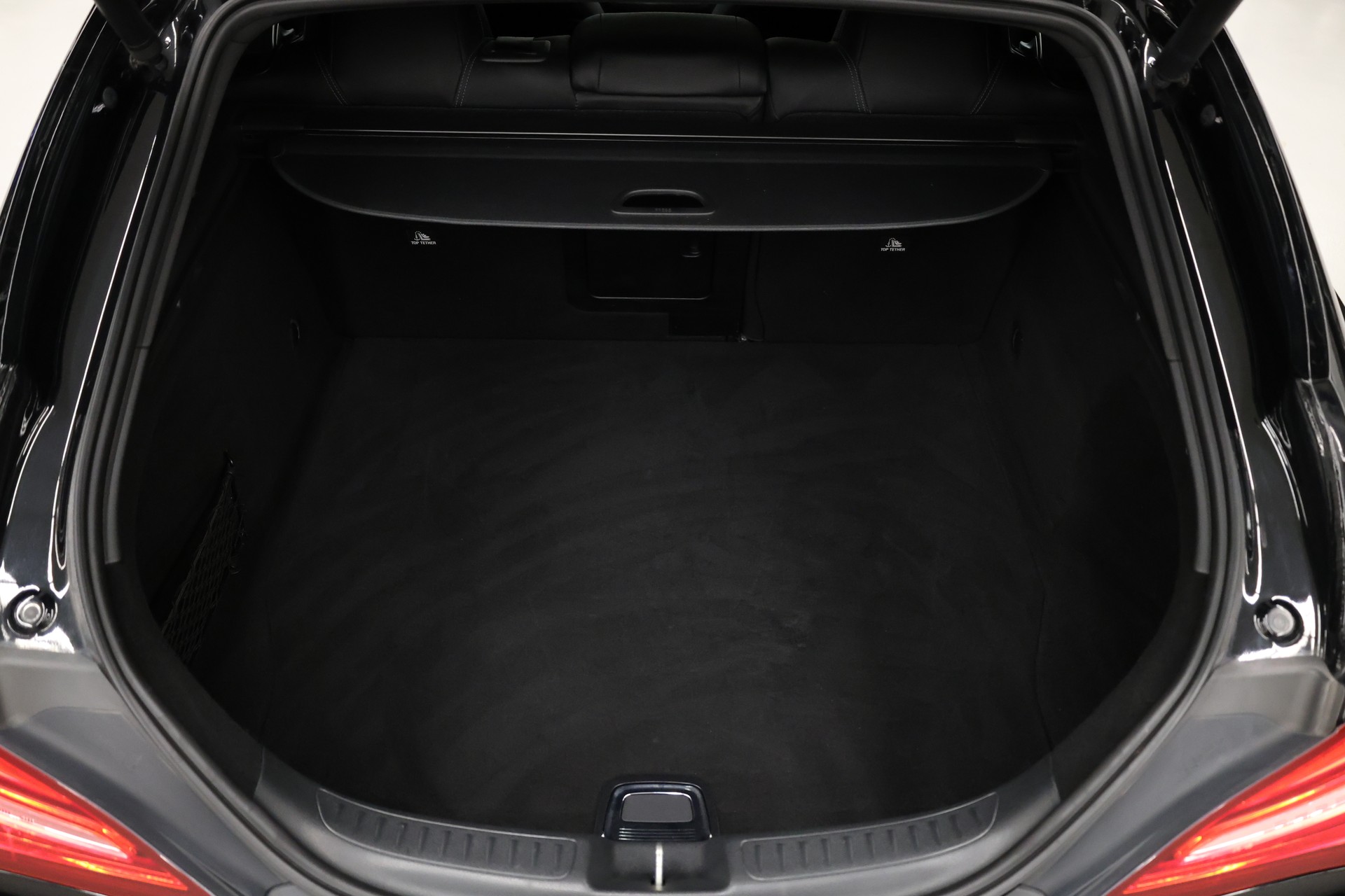 MERCEDES-BENZ CLA 45 AMG 4m Shooting Brake-image-30