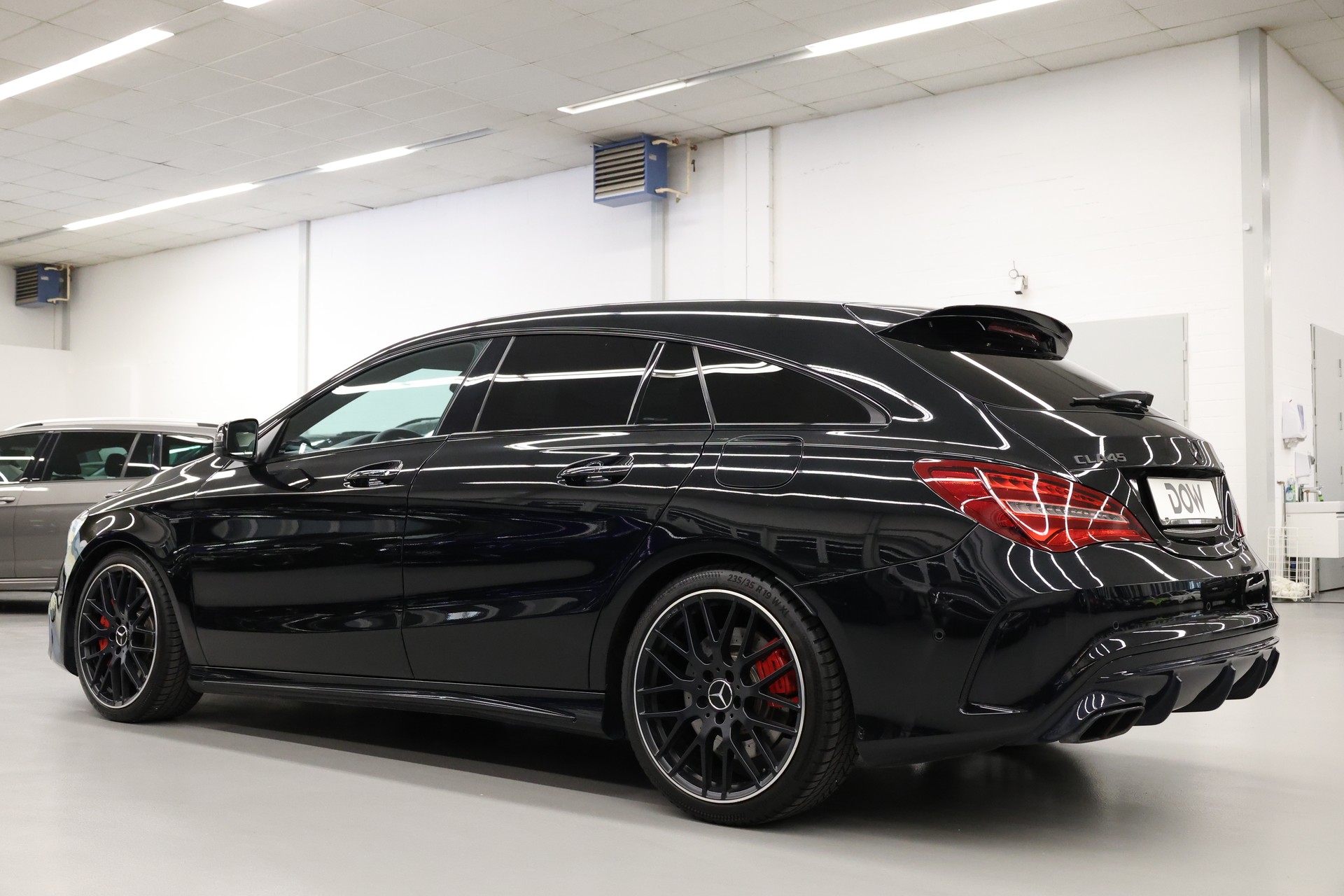 MERCEDES-BENZ CLA 45 AMG 4m Shooting Brake-image-5