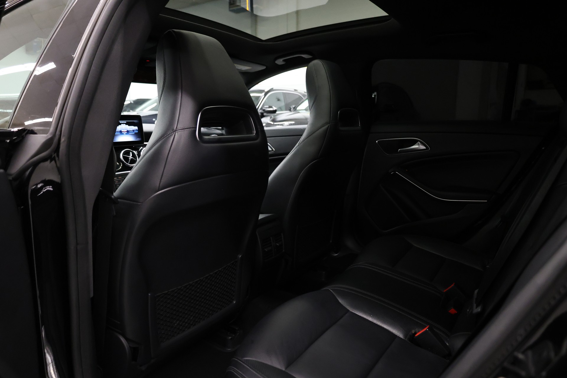 MERCEDES-BENZ CLA 45 AMG 4m Shooting Brake-image-27