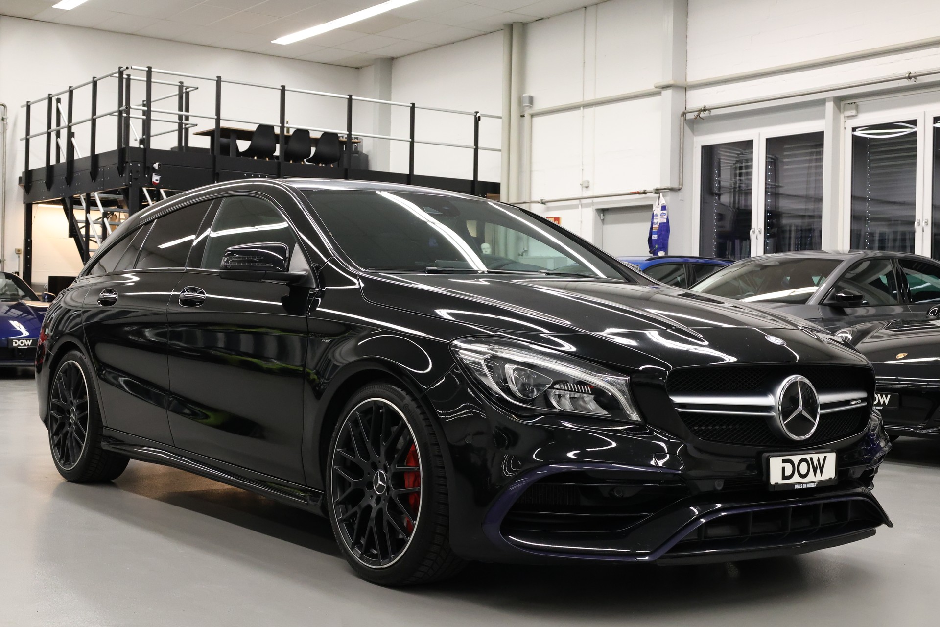 MERCEDES-BENZ CLA 45 AMG 4m Shooting Brake-image-1