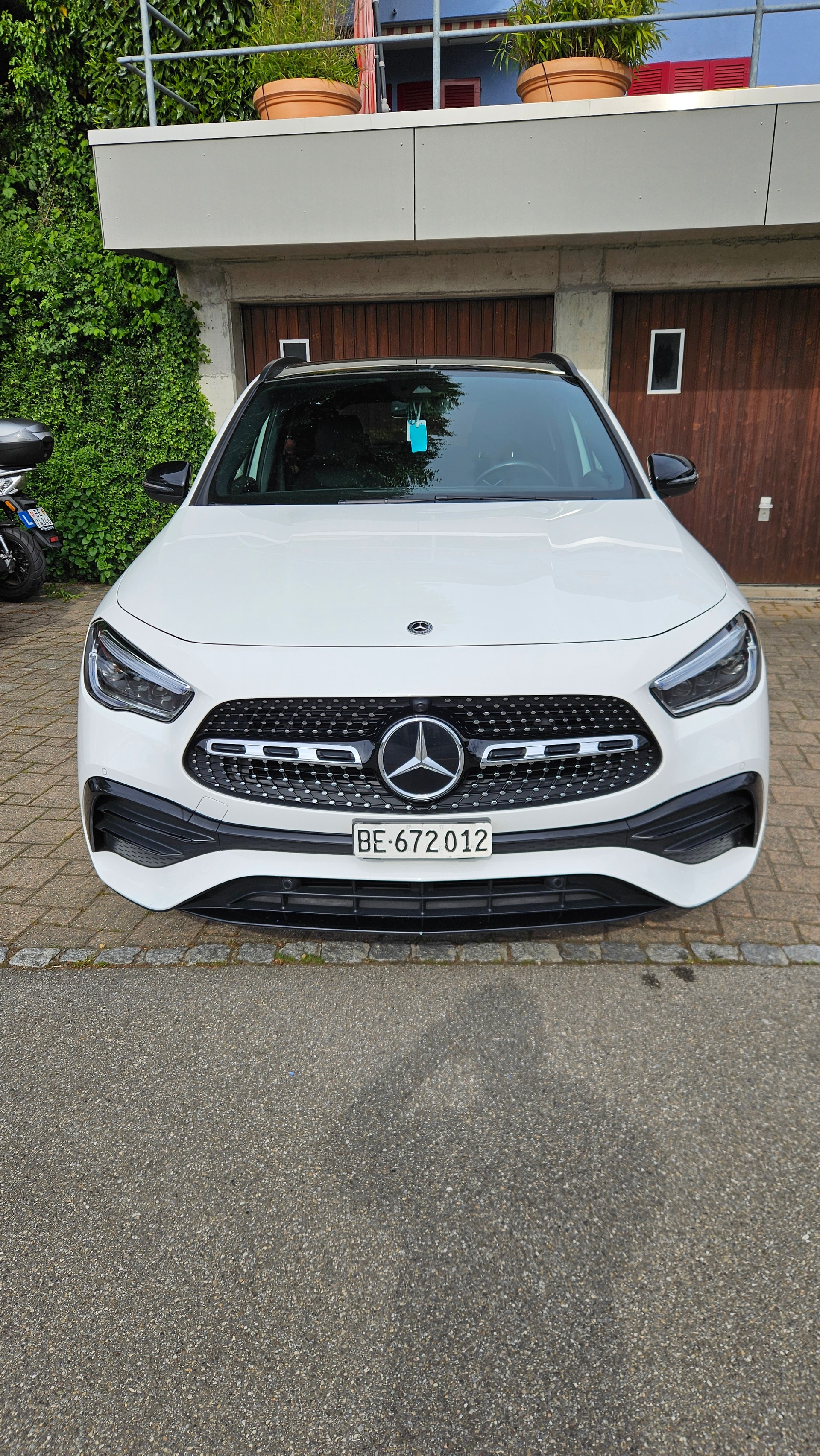 MERCEDES-BENZ GLA 250 AMG Line 4matic-image-0