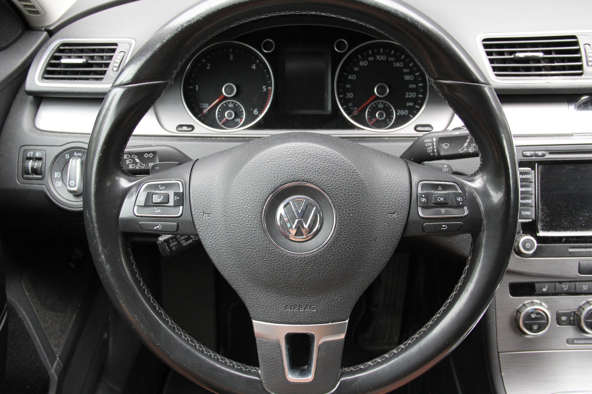 VW Passat Variant 2.0 TDI BlueMotion Technology Comfortline DSG-image-12