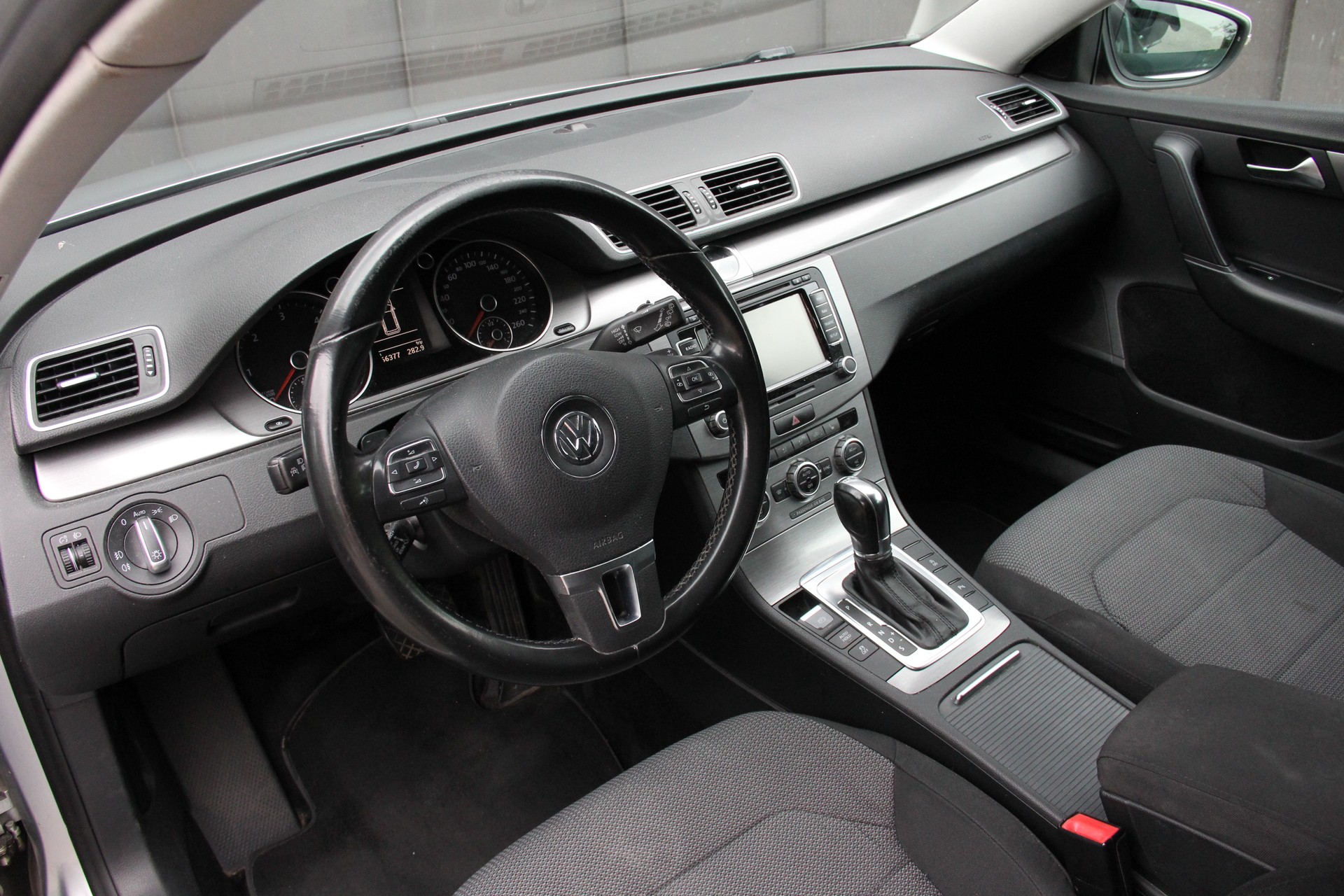 VW Passat Variant 2.0 TDI BlueMotion Technology Comfortline DSG-image-7