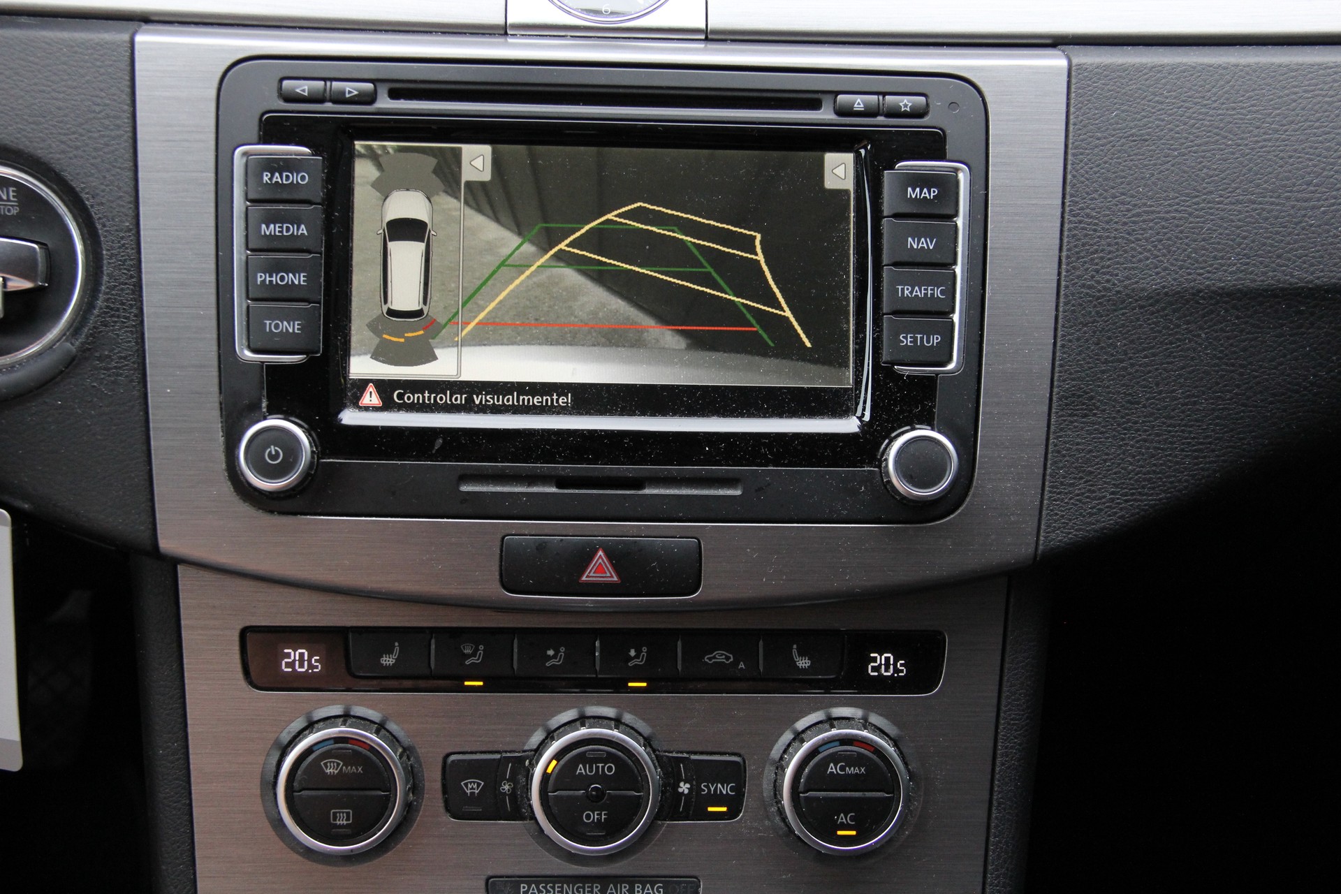 VW Passat Variant 2.0 TDI BlueMotion Technology Comfortline DSG-image-10
