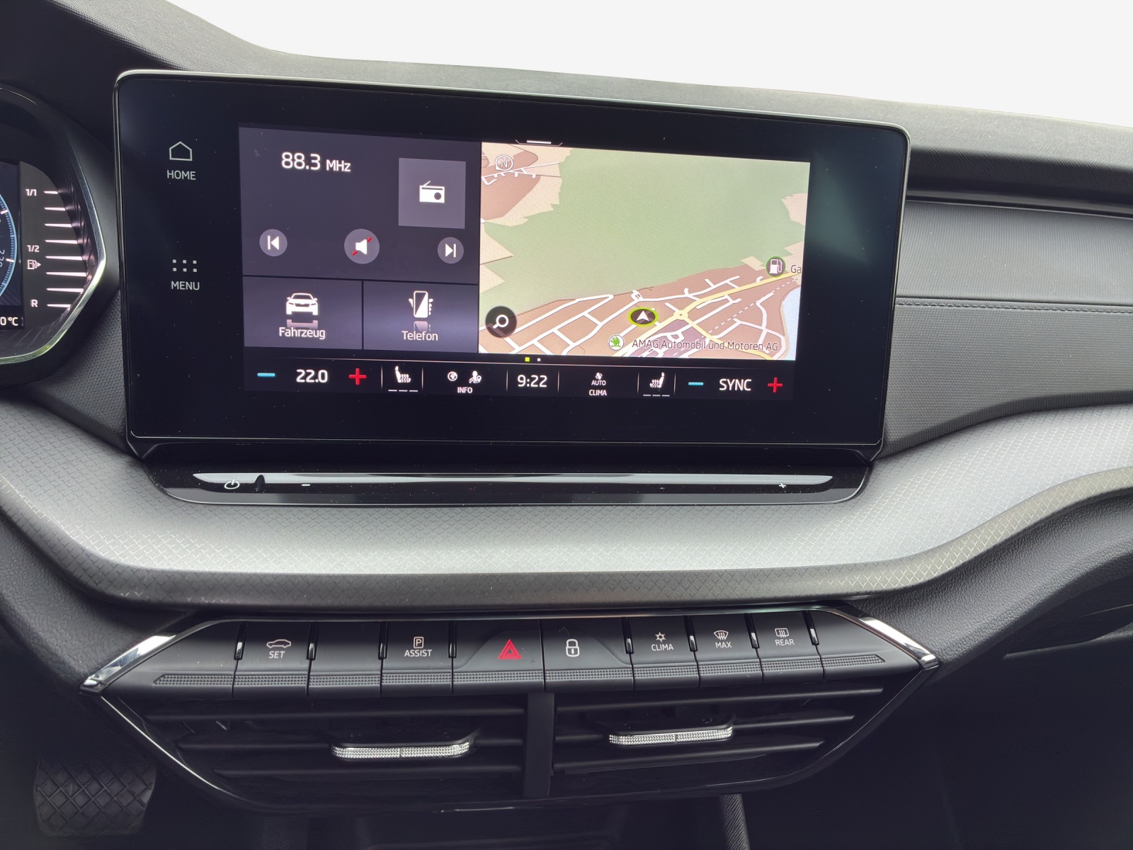 SKODA Octavia Combi 2.0 TDI DSG Ambition-image-10