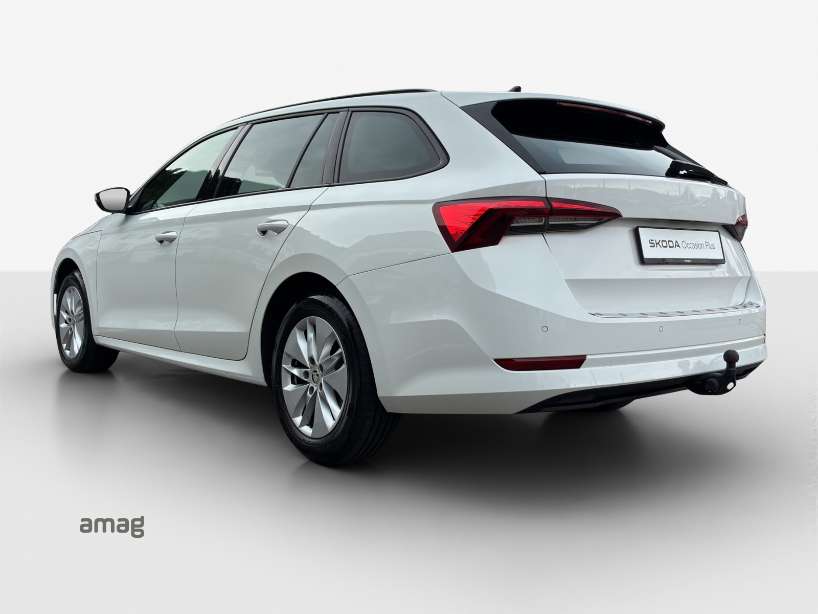 SKODA Octavia Combi 2.0 TDI DSG Ambition-image-2