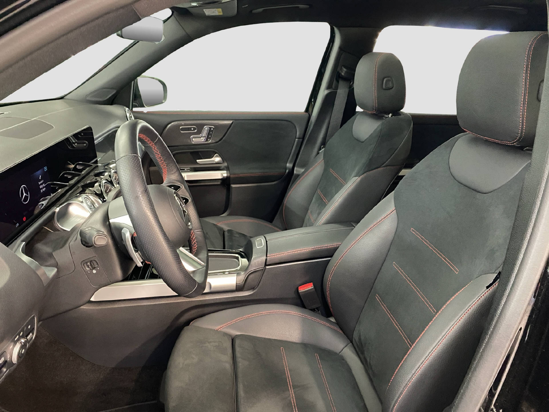 MERCEDES-BENZ GLB 220 AMG Line 4MATIC-image-6