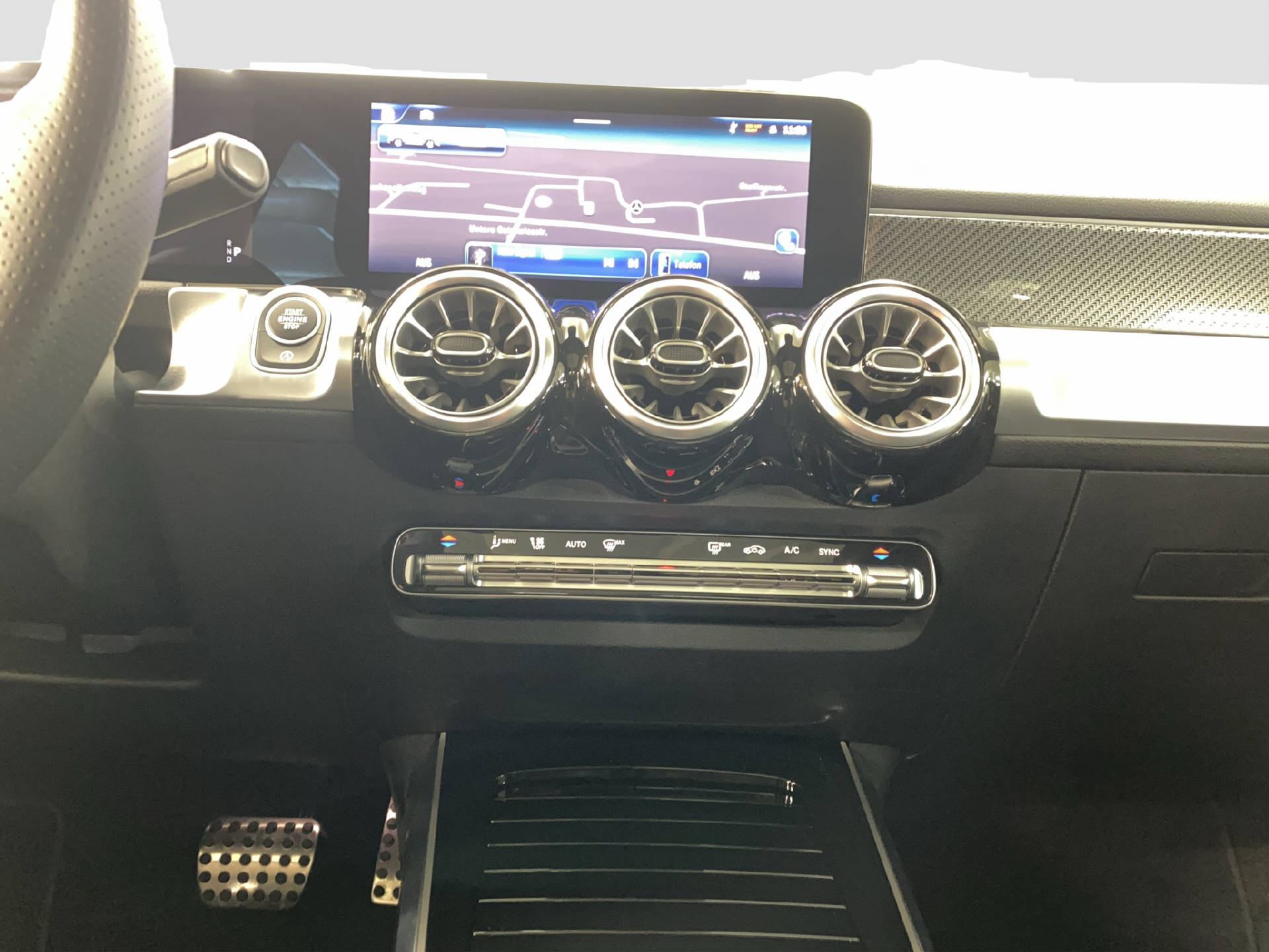 MERCEDES-BENZ GLB 220 AMG Line 4MATIC-image-10